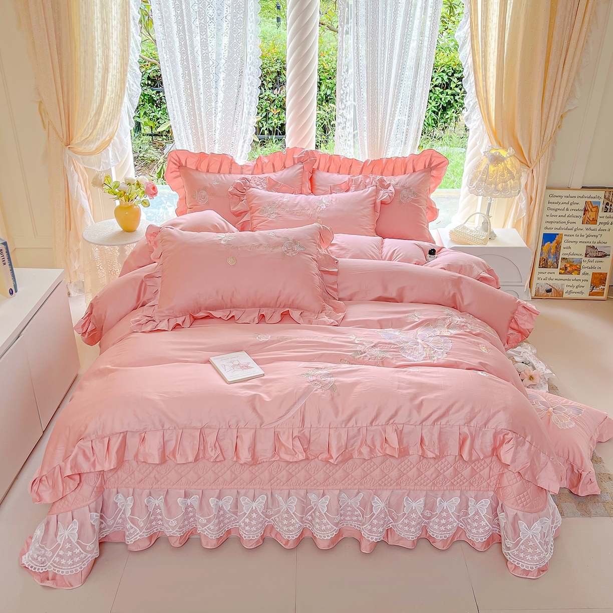 91家纺网 家纺一手货源 找家纺 宜凡家纺 2025新款长绒棉绣花夹棉床盖三件套--蝶恋笙花系列 蝶恋笙花 香妃粉