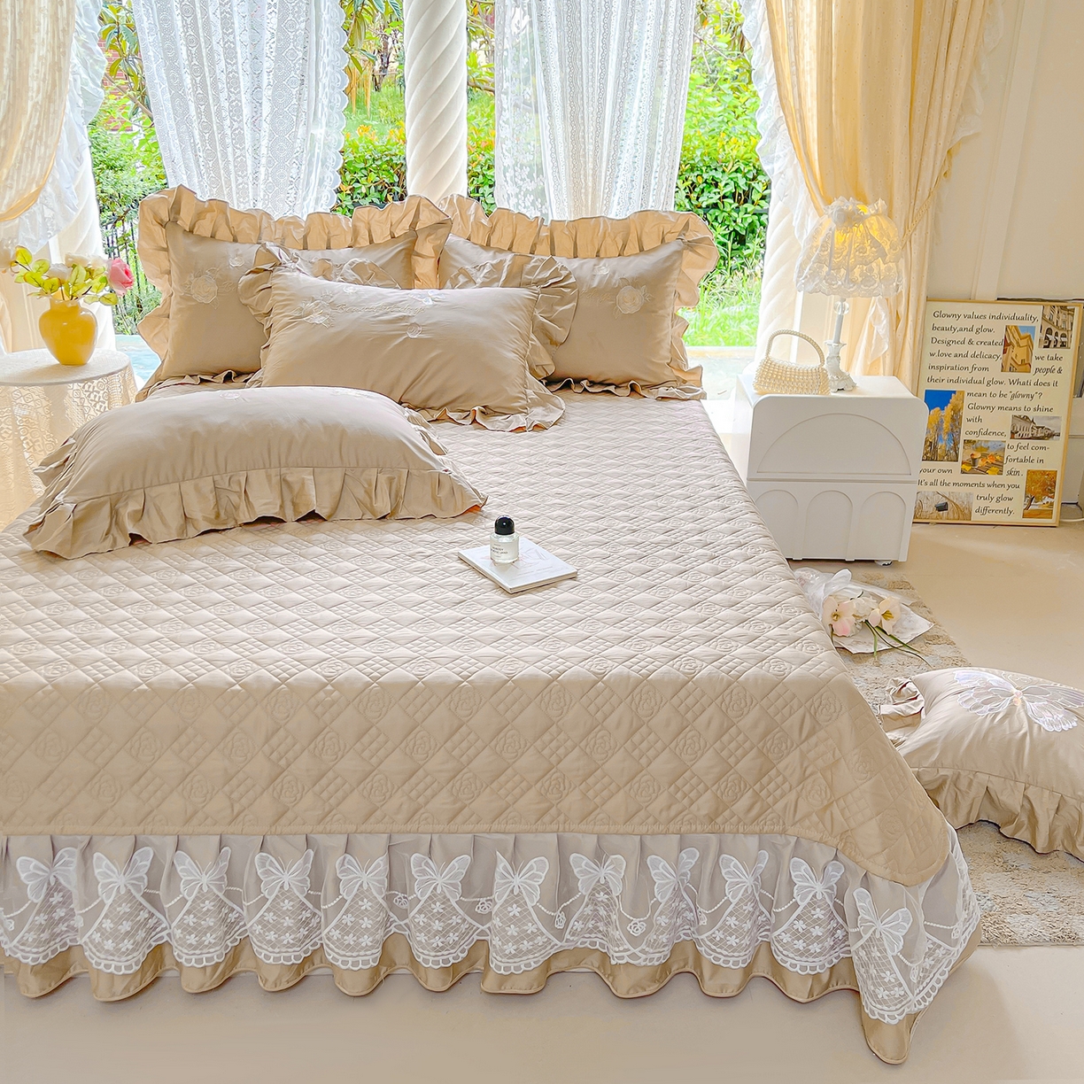 91家纺网 家纺一手货源 找家纺 宜凡家纺 2025新款长绒棉绣花夹棉床盖三件套--蝶恋笙花系列 蝶恋笙花 燕麦色