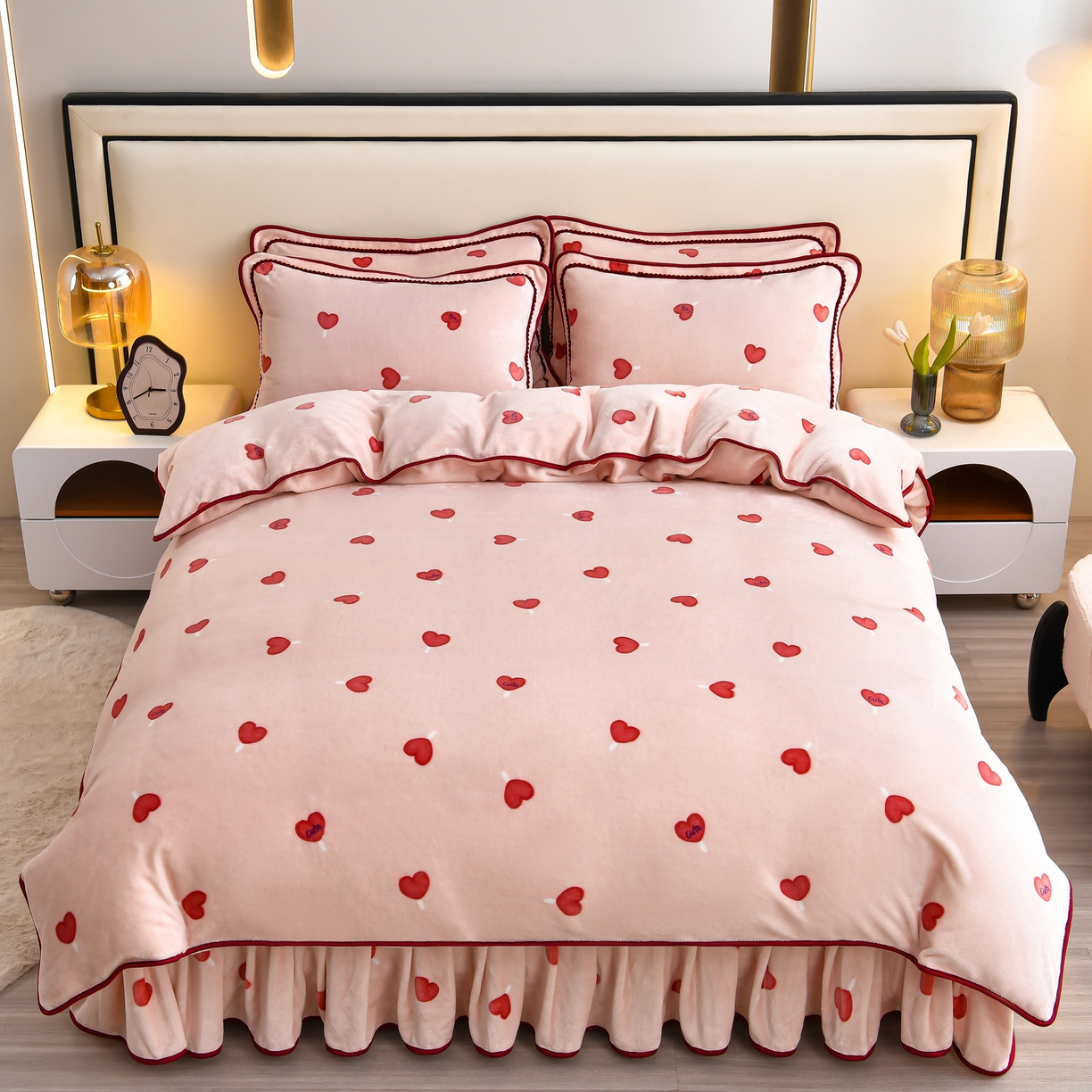 91家纺网 家纺一手货源 找家纺 橘姿家纺 2025新款9-10斤牛奶绒四件套金貂绒四件套 时尚爱心