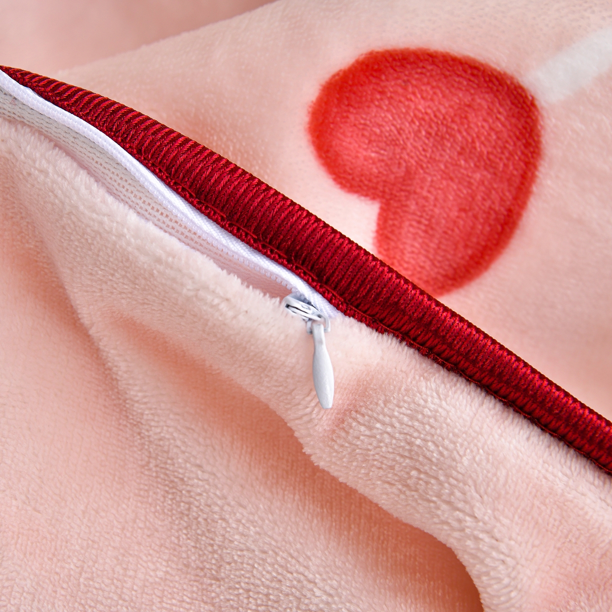 91家纺网 家纺一手货源 找家纺 橘姿家纺 2025新款9-10斤牛奶绒四件套金貂绒四件套 时尚爱心