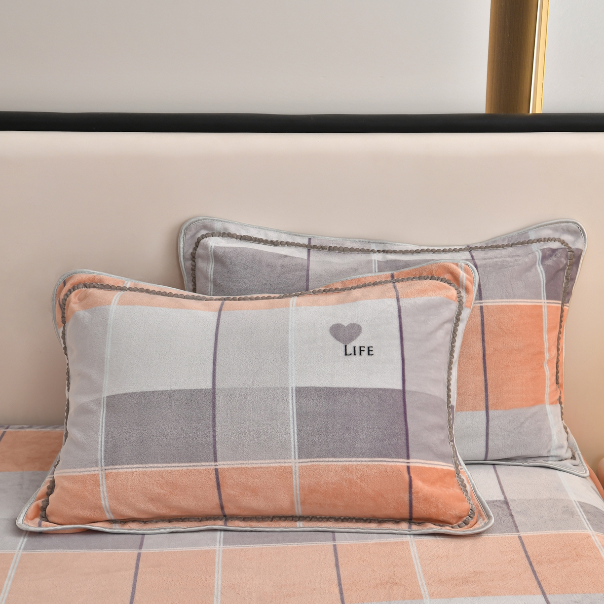 91家纺网 家纺一手货源 找家纺 橘姿家纺 2025新款9-10斤牛奶绒四件套金貂绒四件套 时尚格子