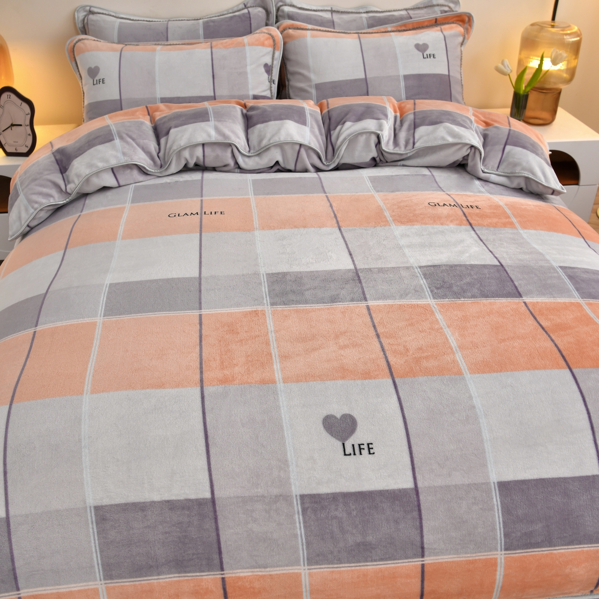 91家纺网 家纺一手货源 找家纺 橘姿家纺 2025新款9-10斤牛奶绒四件套金貂绒四件套 时尚格子