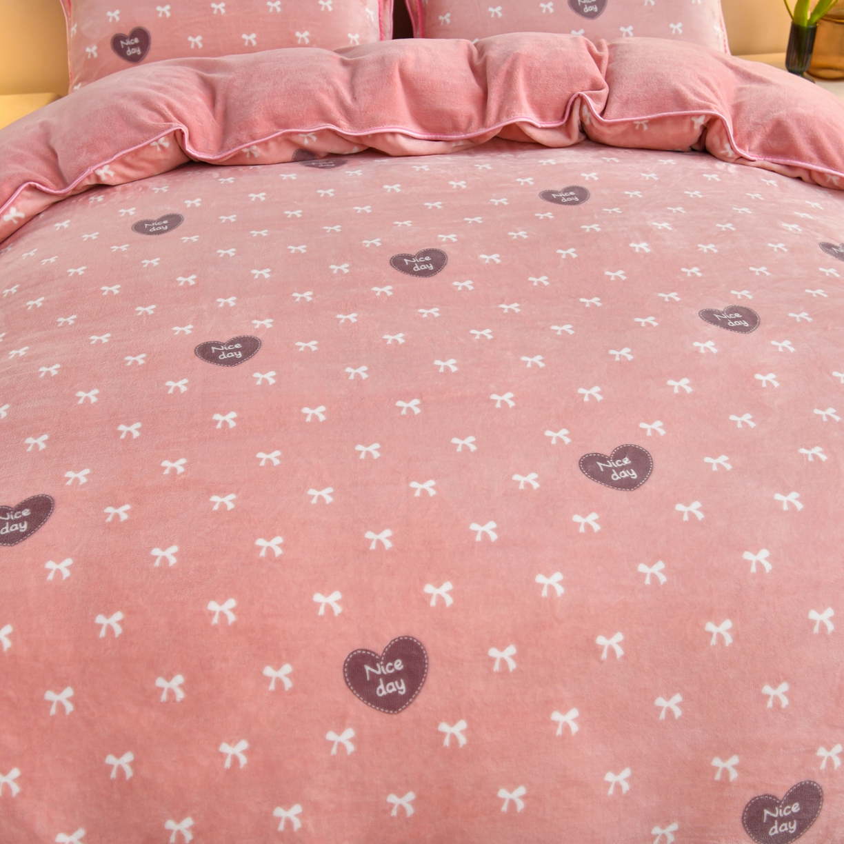 91家纺网 家纺一手货源 找家纺 橘姿家纺 2025新款9-10斤牛奶绒四件套金貂绒四件套 甜心时尚