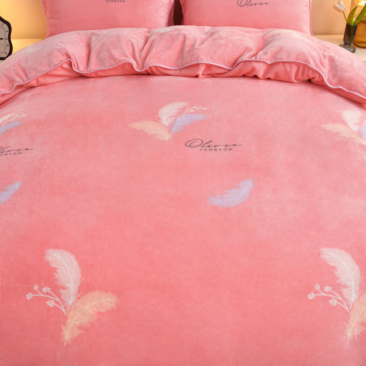 91家纺网 家纺一手货源 找家纺 橘姿家纺 2025新款9-10斤牛奶绒四件套金貂绒四件套 羽毛粉