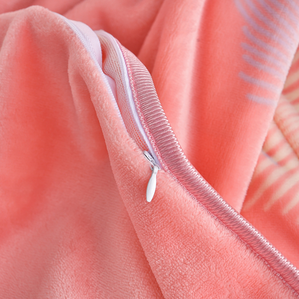 91家纺网 家纺一手货源 找家纺 橘姿家纺 2025新款9-10斤牛奶绒四件套金貂绒四件套 羽之恋