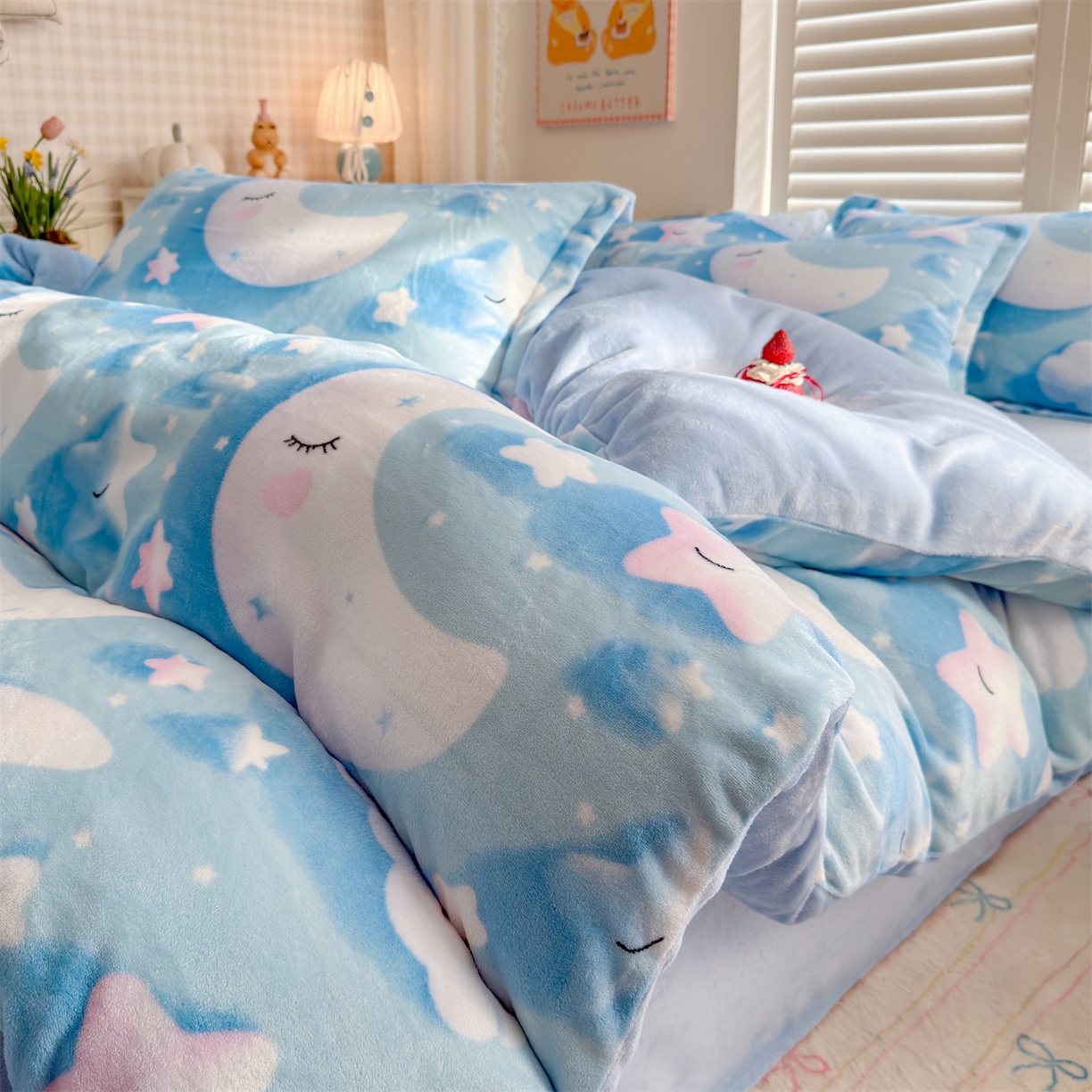 91家纺网 家纺一手货源 找家纺 （总）名兮家居 2025新款卡通时尚风高克重印花牛奶绒四件套