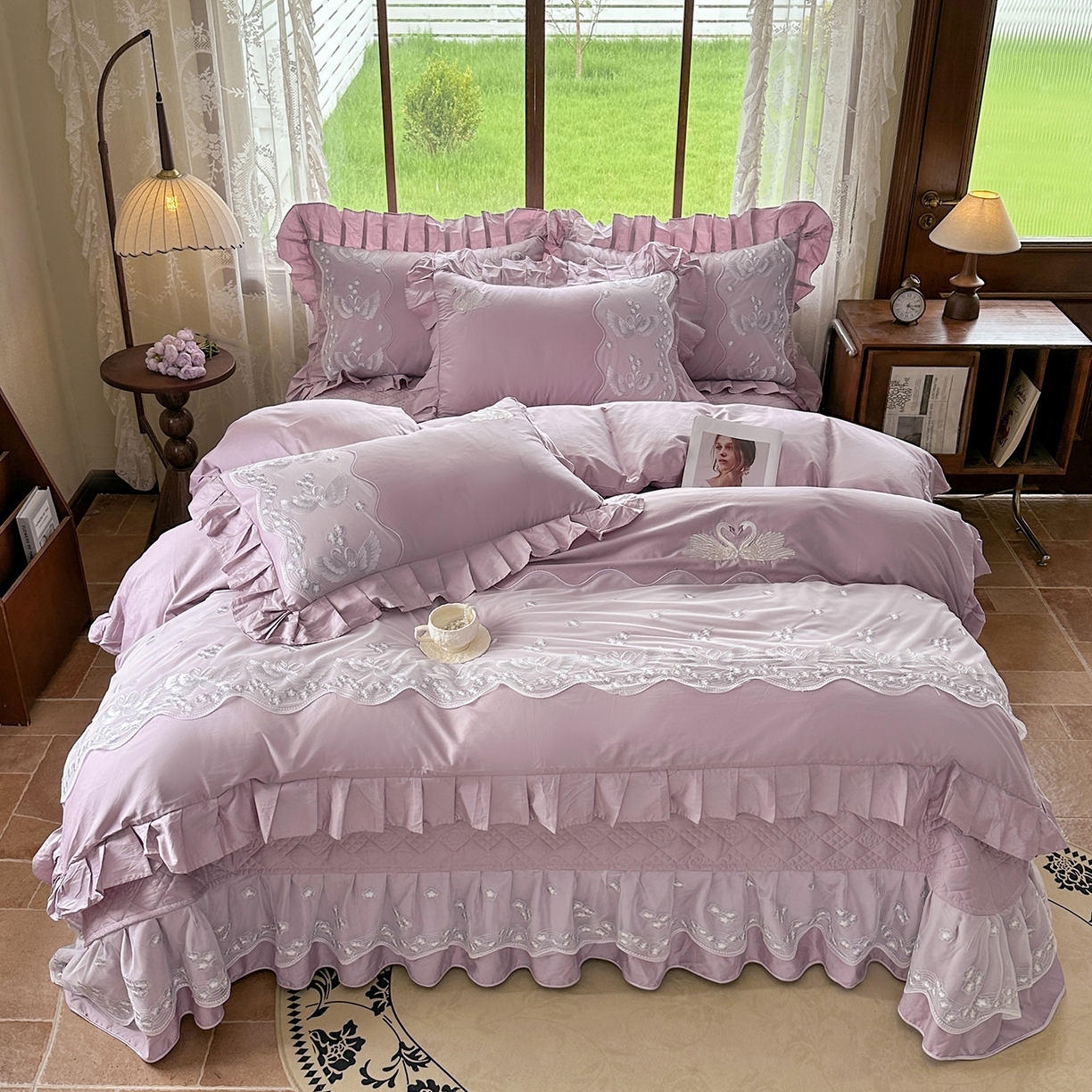 91家纺网 家纺一手货源 找家纺 宜凡家纺 2025新款长绒棉绣花夹棉床盖四件套--天鹅之吻系列 天鹅之吻 香芋紫