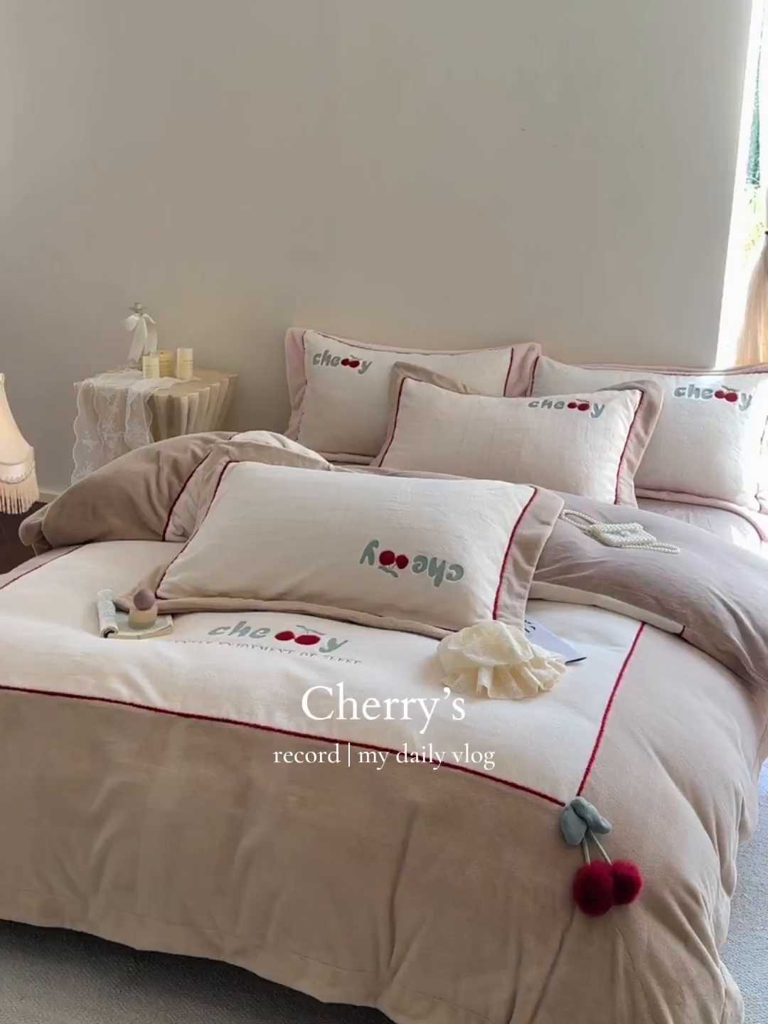 91家纺网 家纺一手货源 找家纺 艾唯希家纺 2025新款小兔毛全消光牛奶绒工艺四件套-绒樱桃系列 绒樱桃-驼