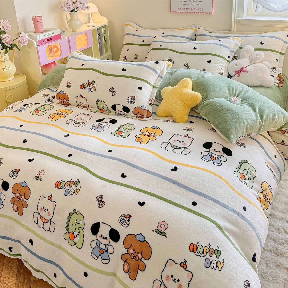 91家纺网 家纺一手货源 找家纺 名兮家居 2025新款卡通时尚风高克重印花牛奶绒四件套 快乐宝贝