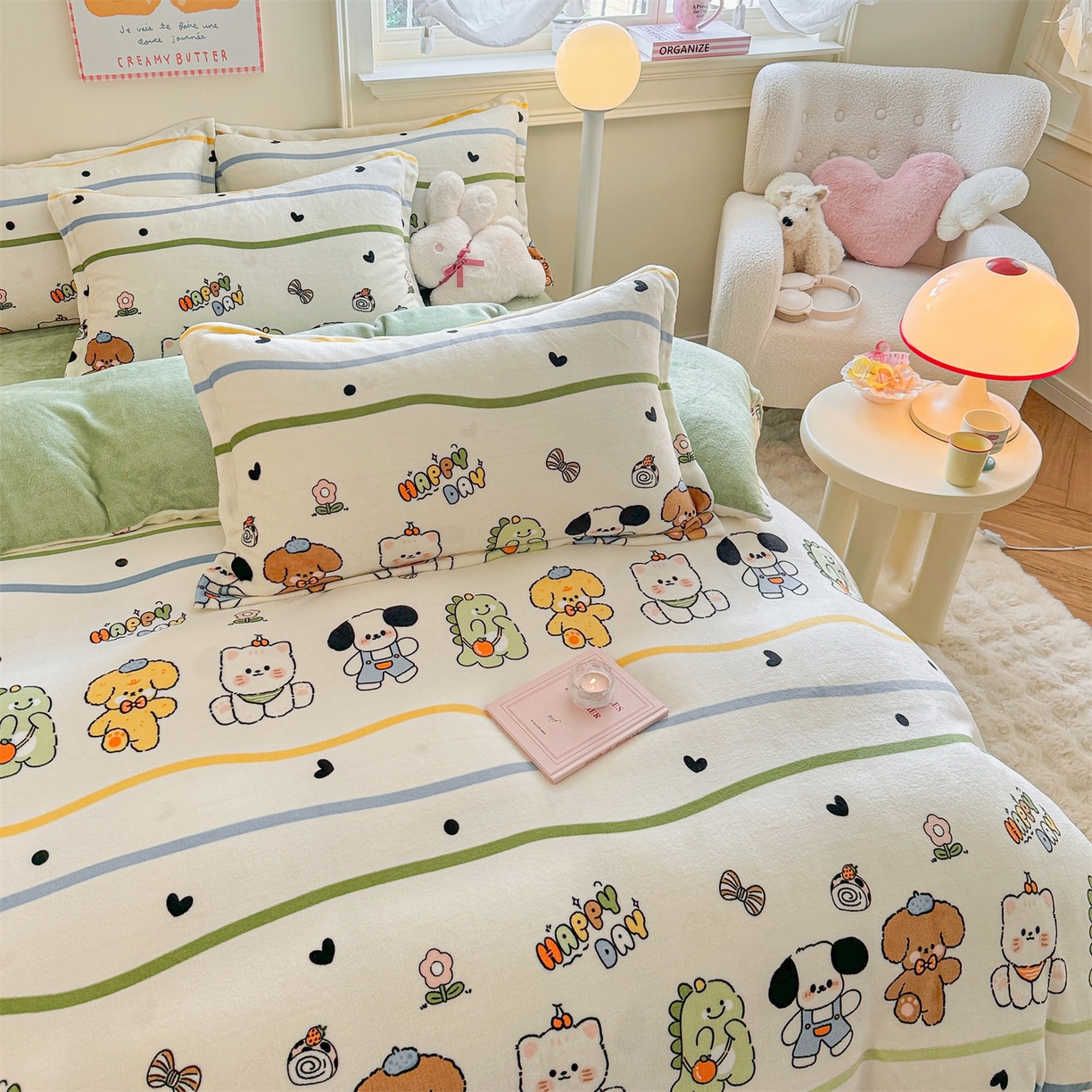 91家纺网 家纺一手货源 找家纺 名兮家居 2025新款卡通时尚风高克重印花牛奶绒四件套 快乐宝贝