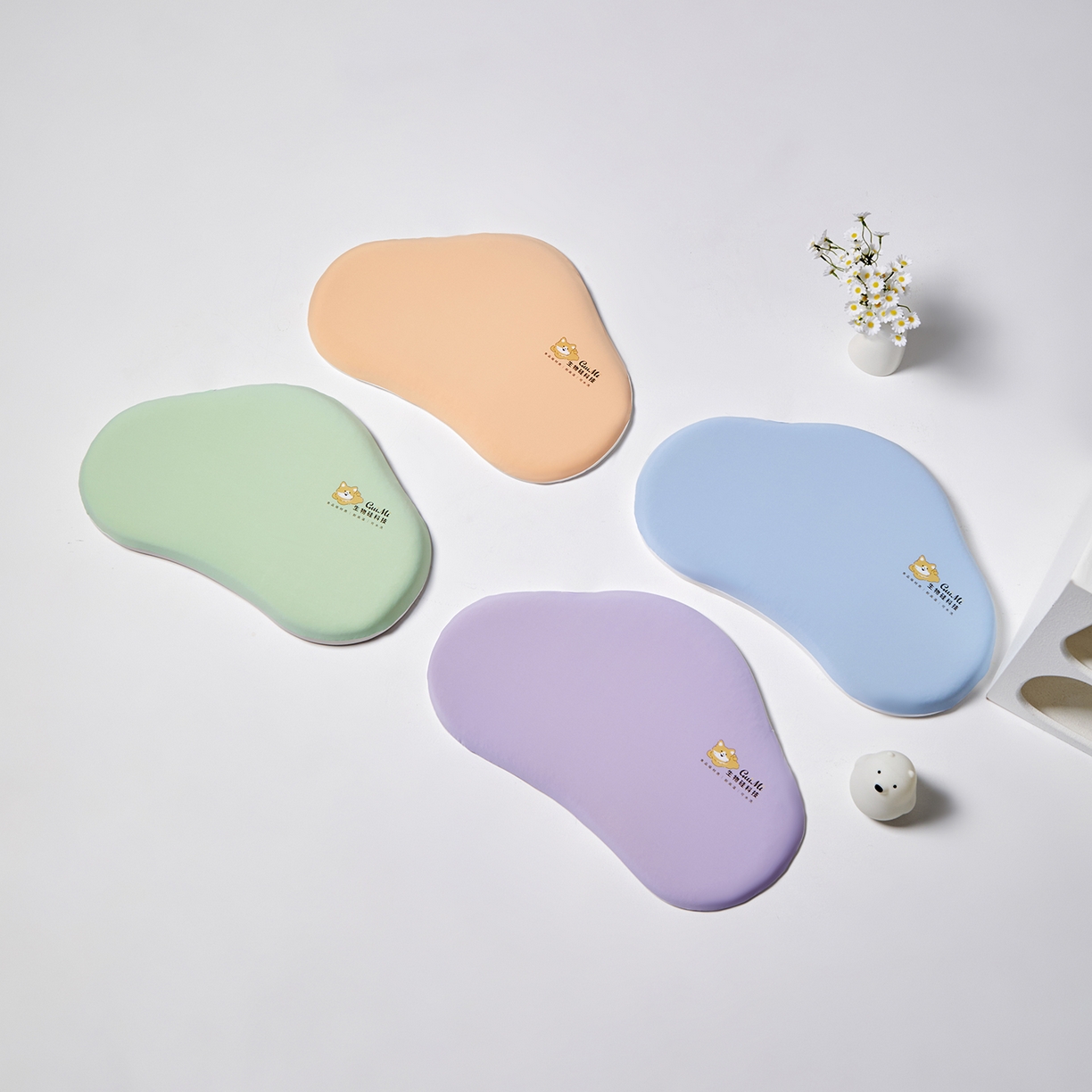 91家纺网 家纺一手货源 找家纺 蔻眠 儿童硅胶护颈枕芯可水洗护颈护脊学生枕头婴幼儿园宝宝定型枕 主图