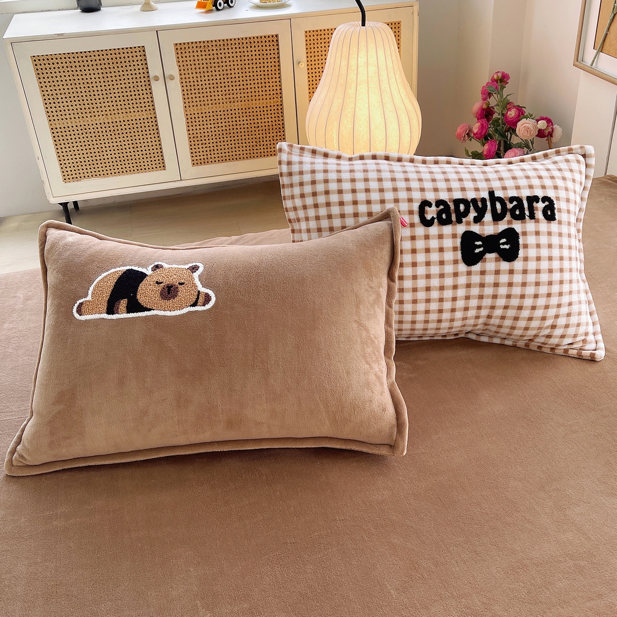 91家纺网 家纺一手货源 找家纺 炫拼家纺 2025新款高克重牛奶绒格子卡通毛巾绣加厚四件套-糖宝系列 糖宝-半勺清风