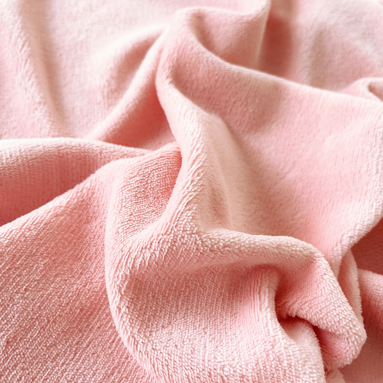 91家纺网 家纺一手货源 找家纺 炫拼家纺 2025新款高克重牛奶绒格子卡通毛巾绣加厚四件套-糖宝系列 糖宝-元气小猪