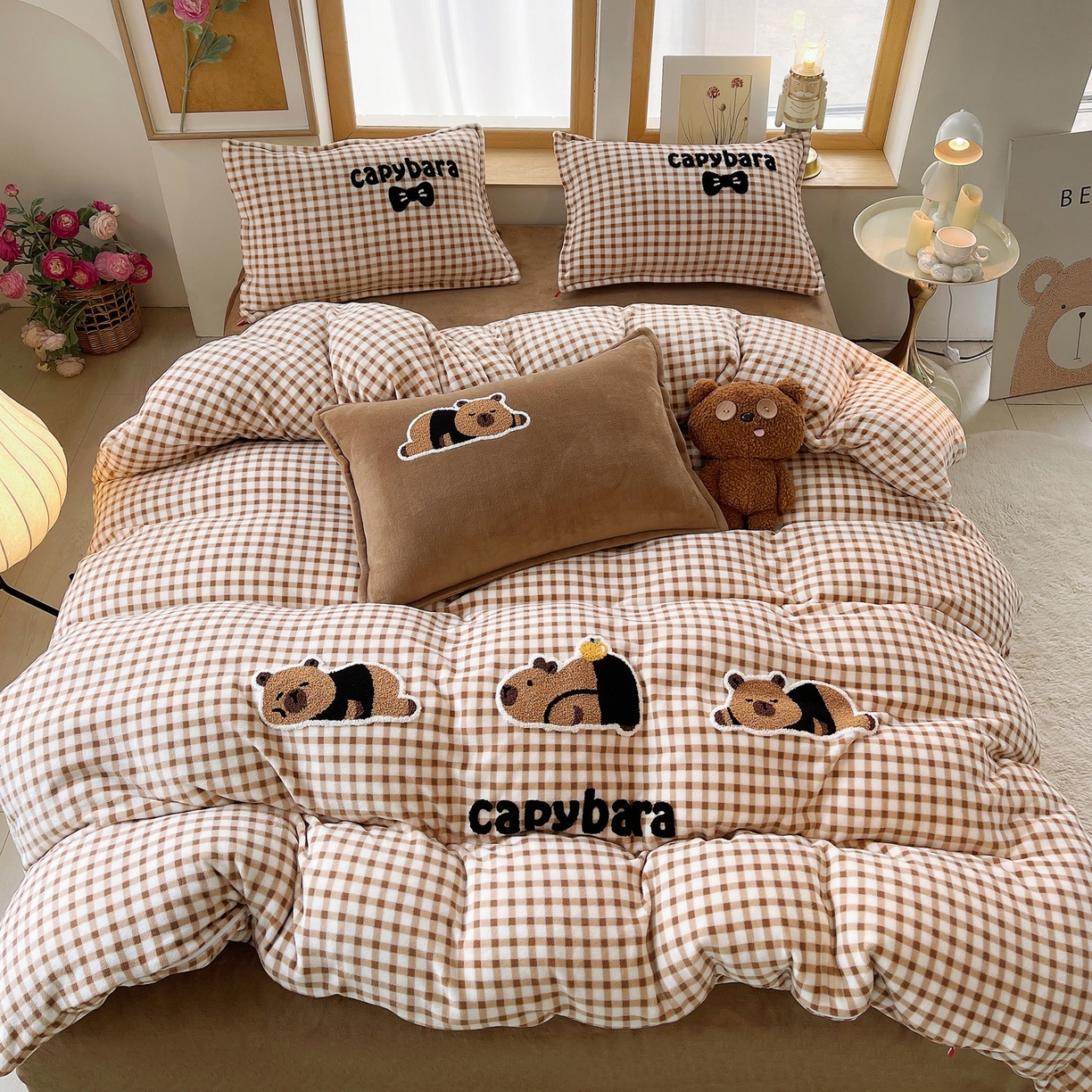 91家纺网 家纺一手货源 找家纺 炫拼家纺 2025新款高克重牛奶绒格子卡通毛巾绣加厚四件套-糖宝系列 糖宝-半勺清风