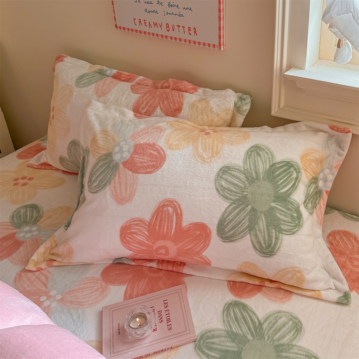 91家纺网 家纺一手货源 找家纺 名兮家居 2025新款卡通时尚风高克重印花牛奶绒四件套 倾城