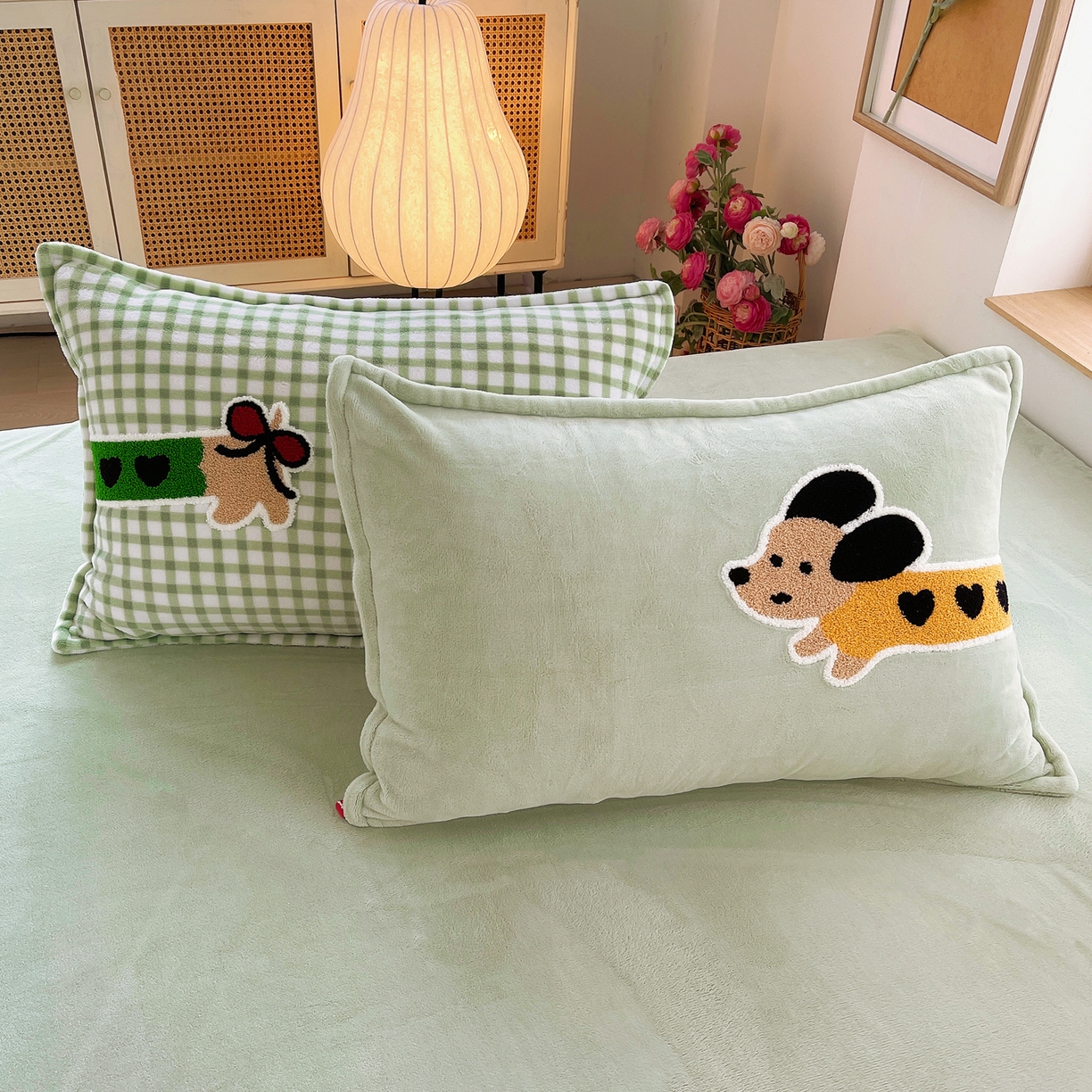 91家纺网 家纺一手货源 找家纺 炫拼家纺 2025新款高克重牛奶绒格子卡通毛巾绣加厚四件套-糖宝系列 糖宝-汪星日记