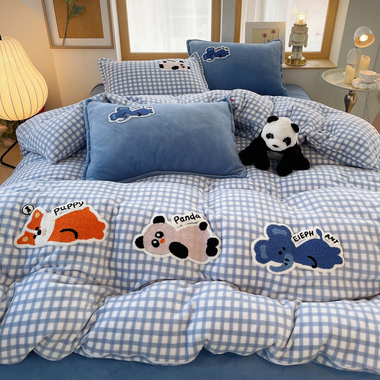 91家纺网 家纺一手货源 找家纺 炫拼家纺 2025新款高克重牛奶绒格子卡通毛巾绣加厚四件套-糖宝系列 糖宝-星球萌宠