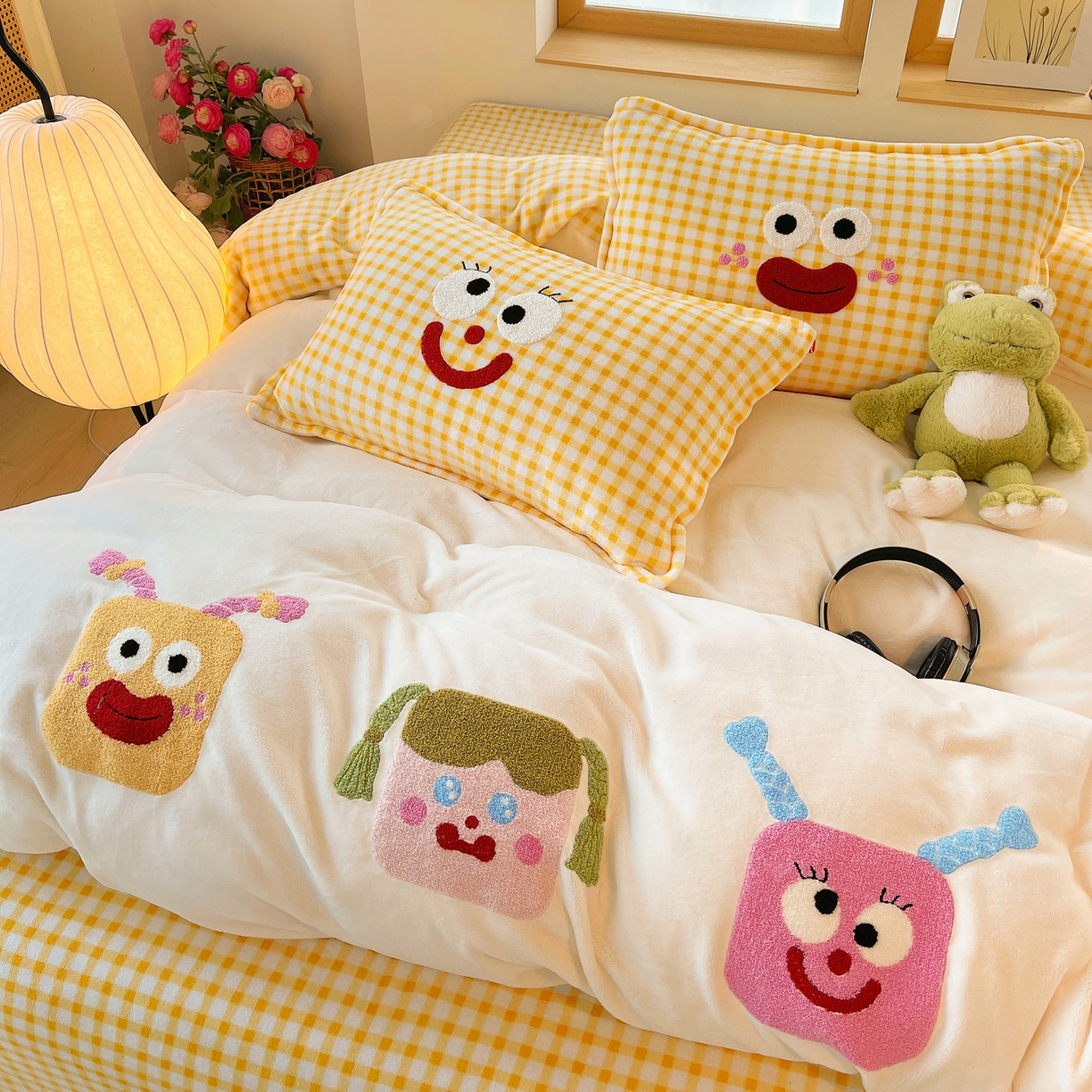 91家纺网 家纺一手货源 找家纺 炫拼家纺 2025新款高克重牛奶绒格子卡通毛巾绣加厚四件套-糖宝系列 糖宝-甜豆女孩