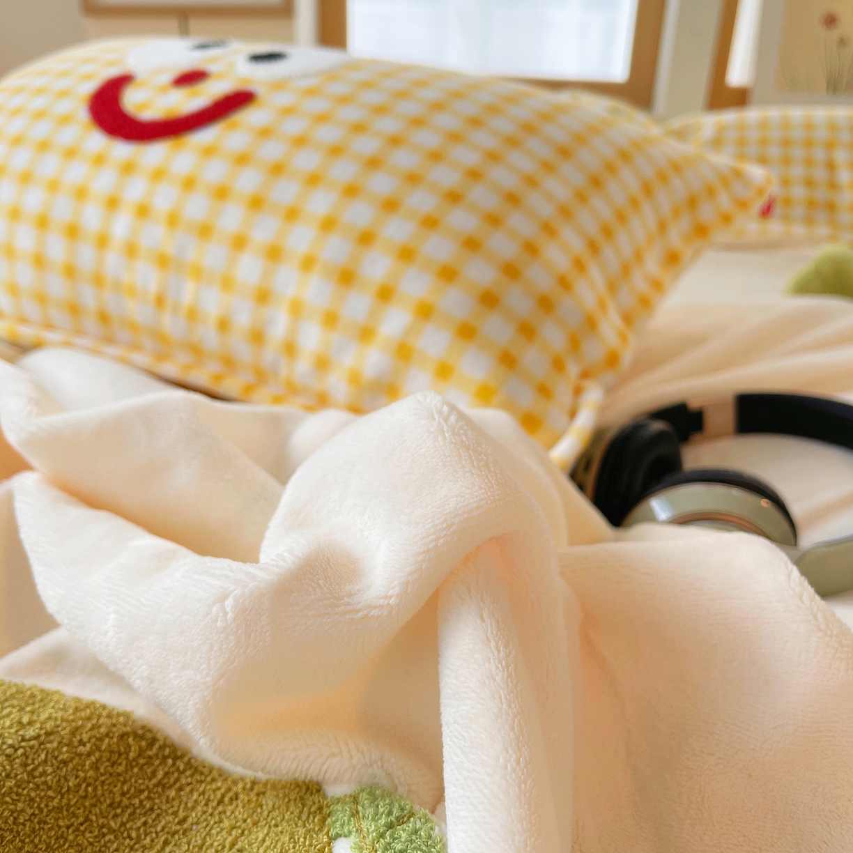 91家纺网 家纺一手货源 找家纺 炫拼家纺 2025新款高克重牛奶绒格子卡通毛巾绣加厚四件套-糖宝系列 糖宝-甜豆女孩