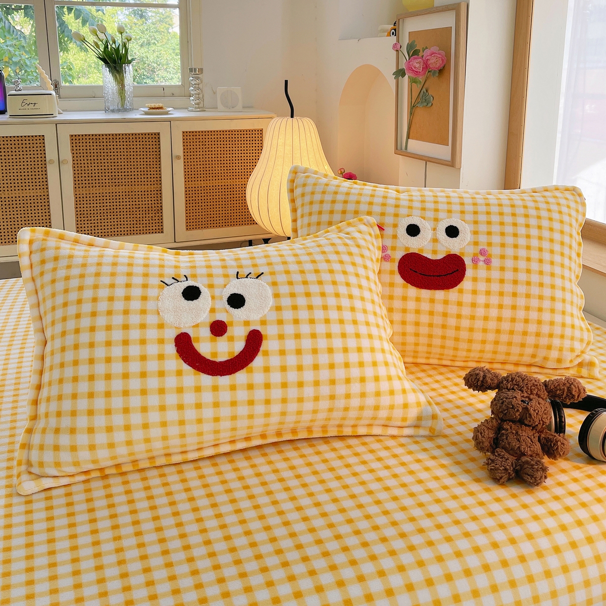 91家纺网 家纺一手货源 找家纺 炫拼家纺 2025新款高克重牛奶绒格子卡通毛巾绣加厚四件套-糖宝系列 糖宝-甜豆女孩