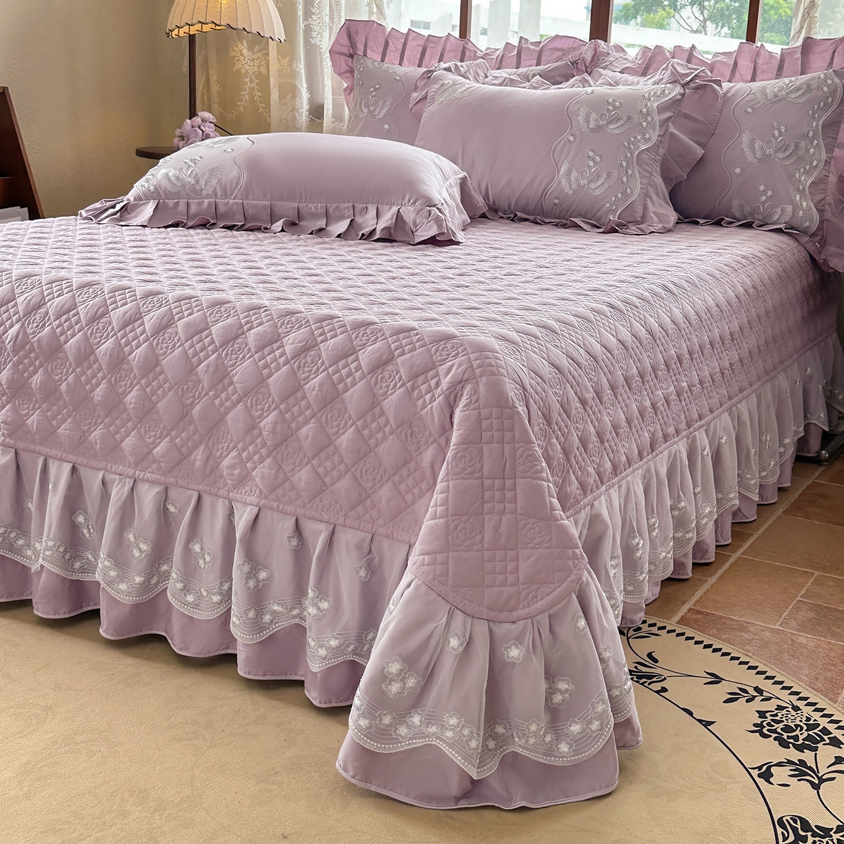 91家纺网 家纺一手货源 找家纺 宜凡家纺 2025新款长绒棉绣花夹棉床盖三件套--天鹅之吻系列 天鹅之吻 香芋紫