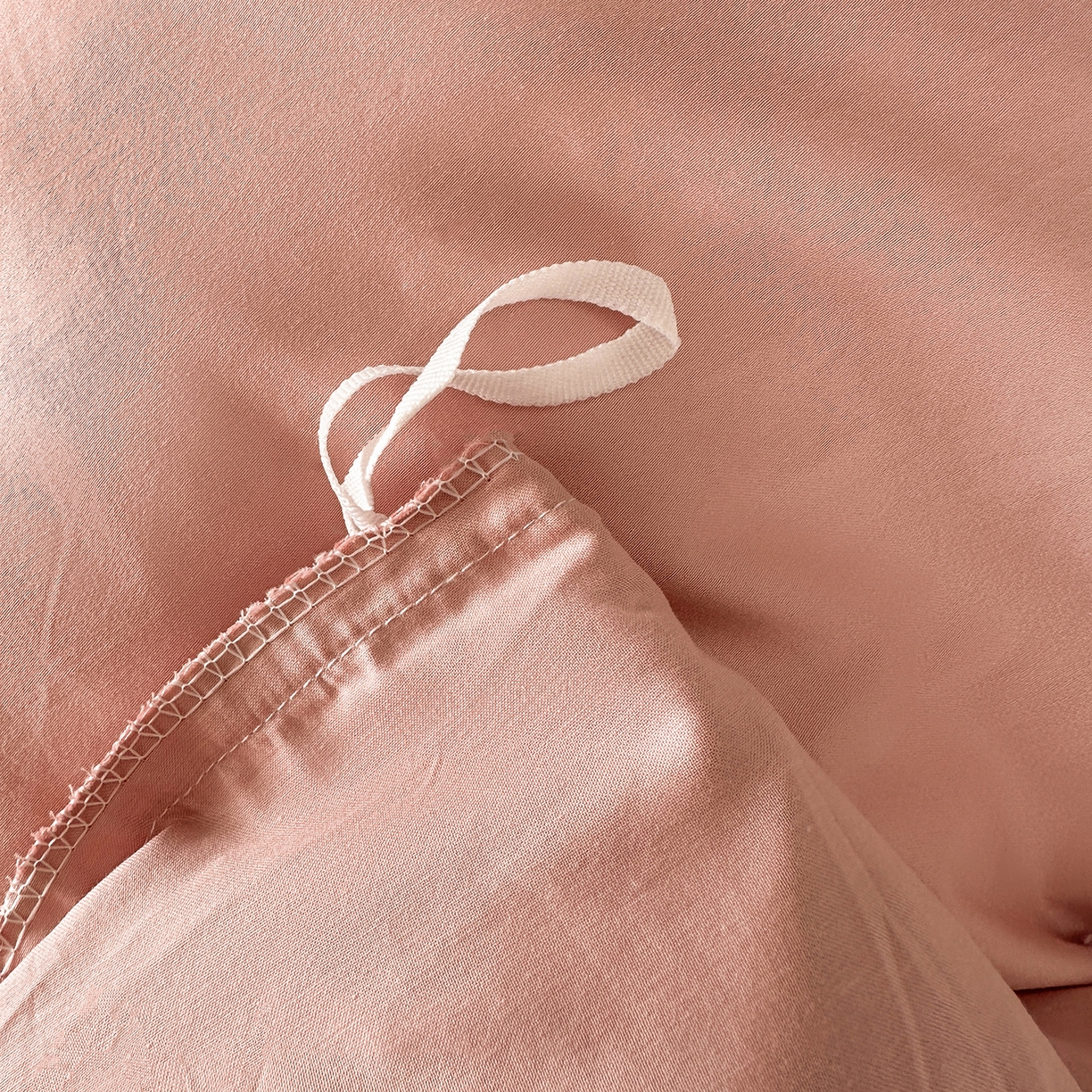 91家纺网 家纺一手货源 找家纺 宜凡家纺 2025新款长绒棉绣花夹棉床盖三件套--天鹅之吻系列 天鹅之吻 蜜粉