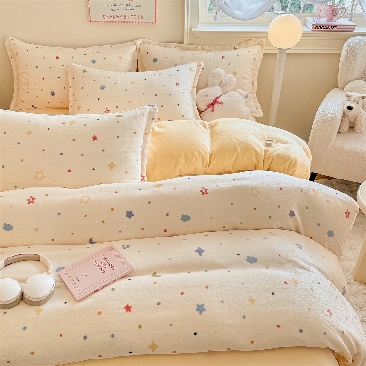 91家纺网 家纺一手货源 找家纺 名兮家居 2025新款卡通时尚风高克重印花牛奶绒四件套 童话星空