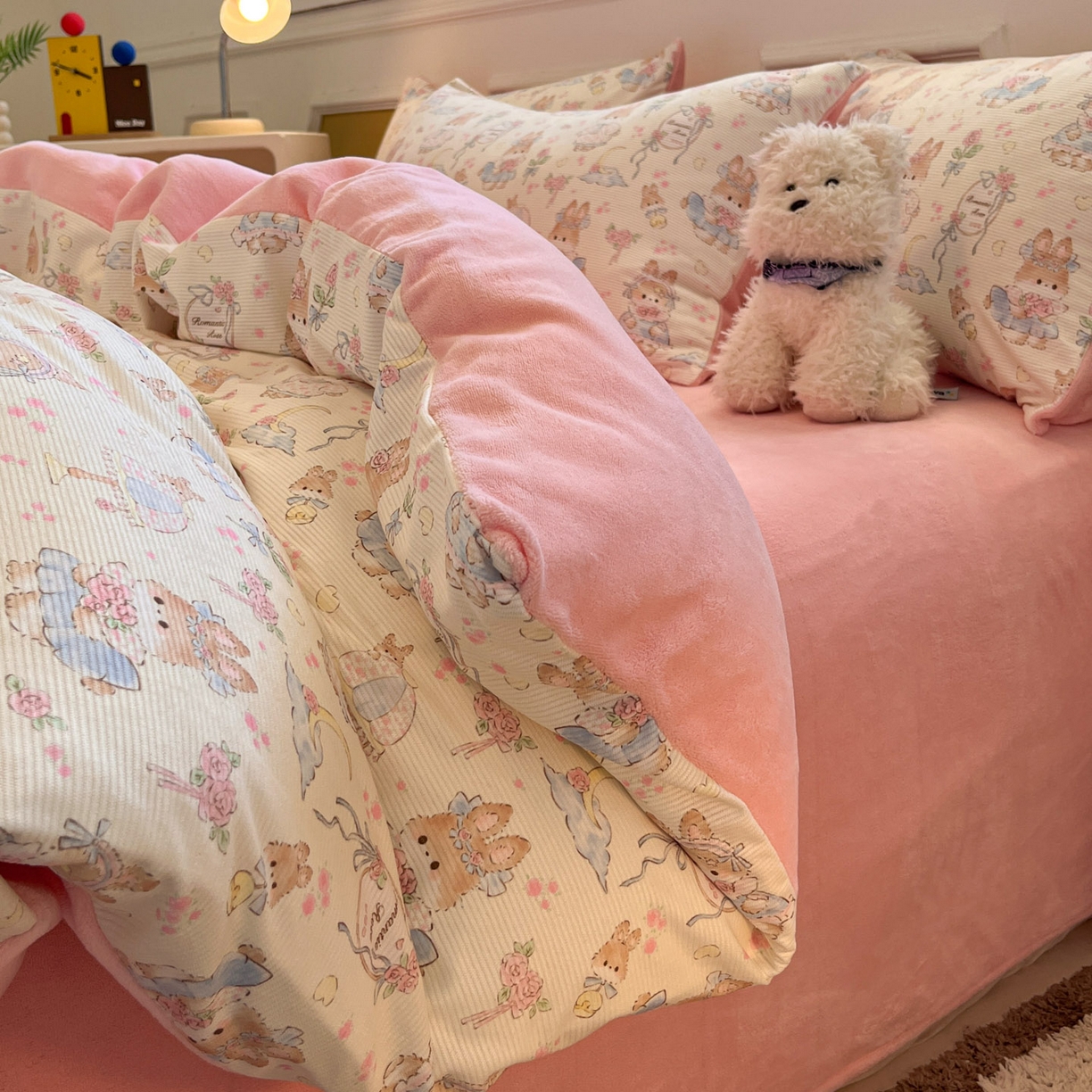 91家纺网 家纺一手货源 找家纺 （总）羚羊语家纺 2025新款灯芯绒 温暖颂系列-印花牛奶绒四件套高克重简约卡通花卉提花加厚保暖床单床笠三件套（买家秀请联系客服!）