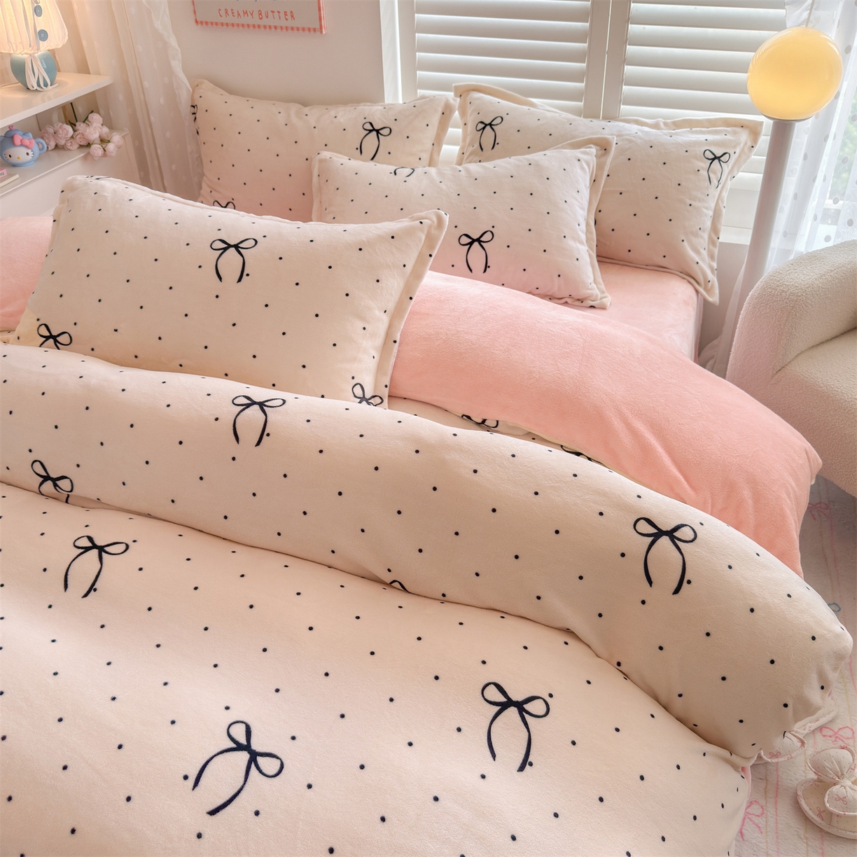 91家纺网 家纺一手货源 找家纺 名兮家居 2025新款卡通时尚风高克重印花牛奶绒四件套 小确幸