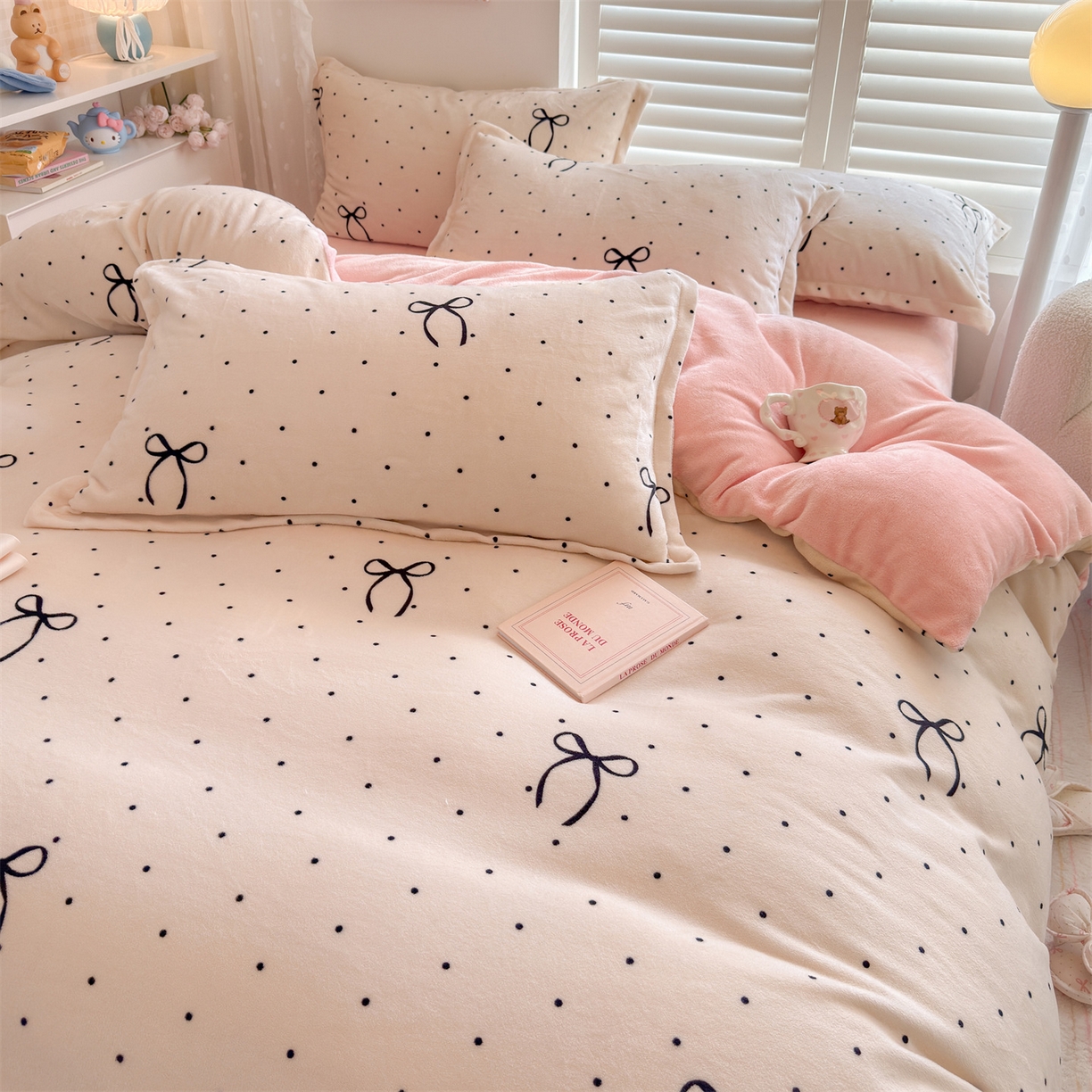 91家纺网 家纺一手货源 找家纺 名兮家居 2025新款卡通时尚风高克重印花牛奶绒四件套 小确幸