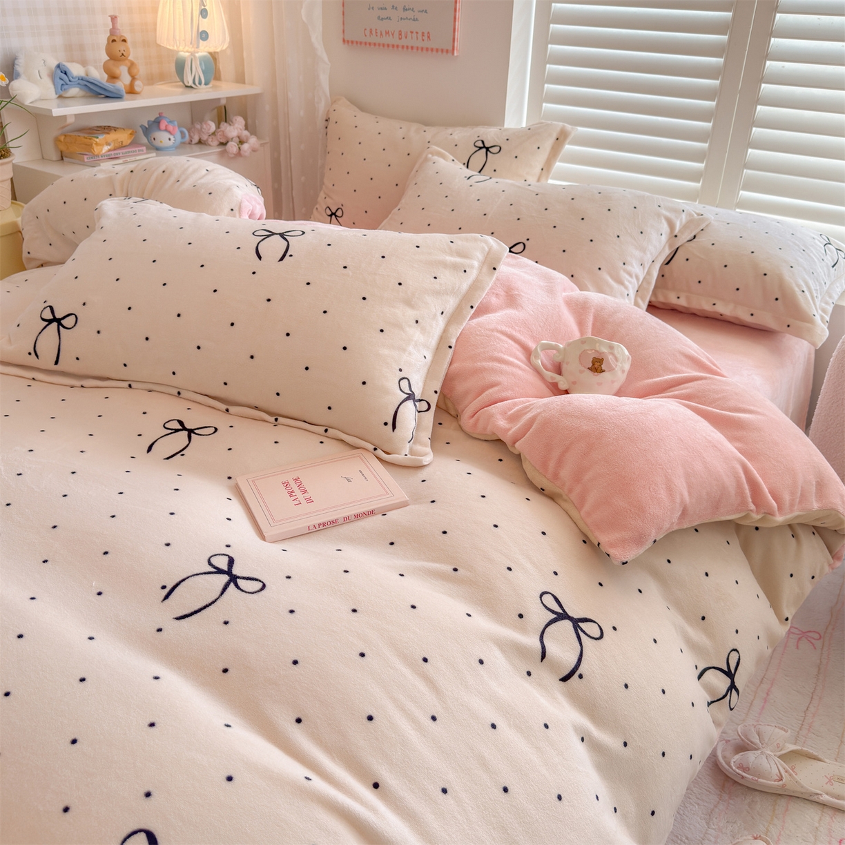 91家纺网 家纺一手货源 找家纺 名兮家居 2025新款卡通时尚风高克重印花牛奶绒四件套 小确幸