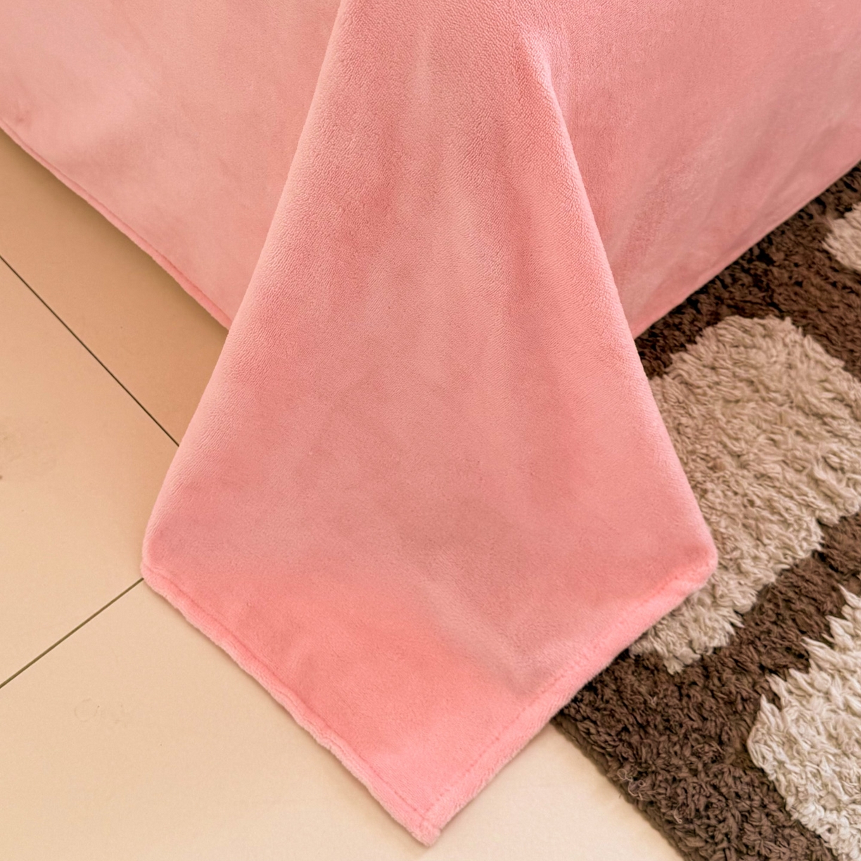 91家纺网 家纺一手货源 找家纺 羚羊语家纺 2025新款灯芯绒 温暖颂系列-印花牛奶绒四件套高克重简约卡通花卉提花加厚保暖床单床笠三件套（买家秀请联系客服!） 温暖颂-兔儿啵啵