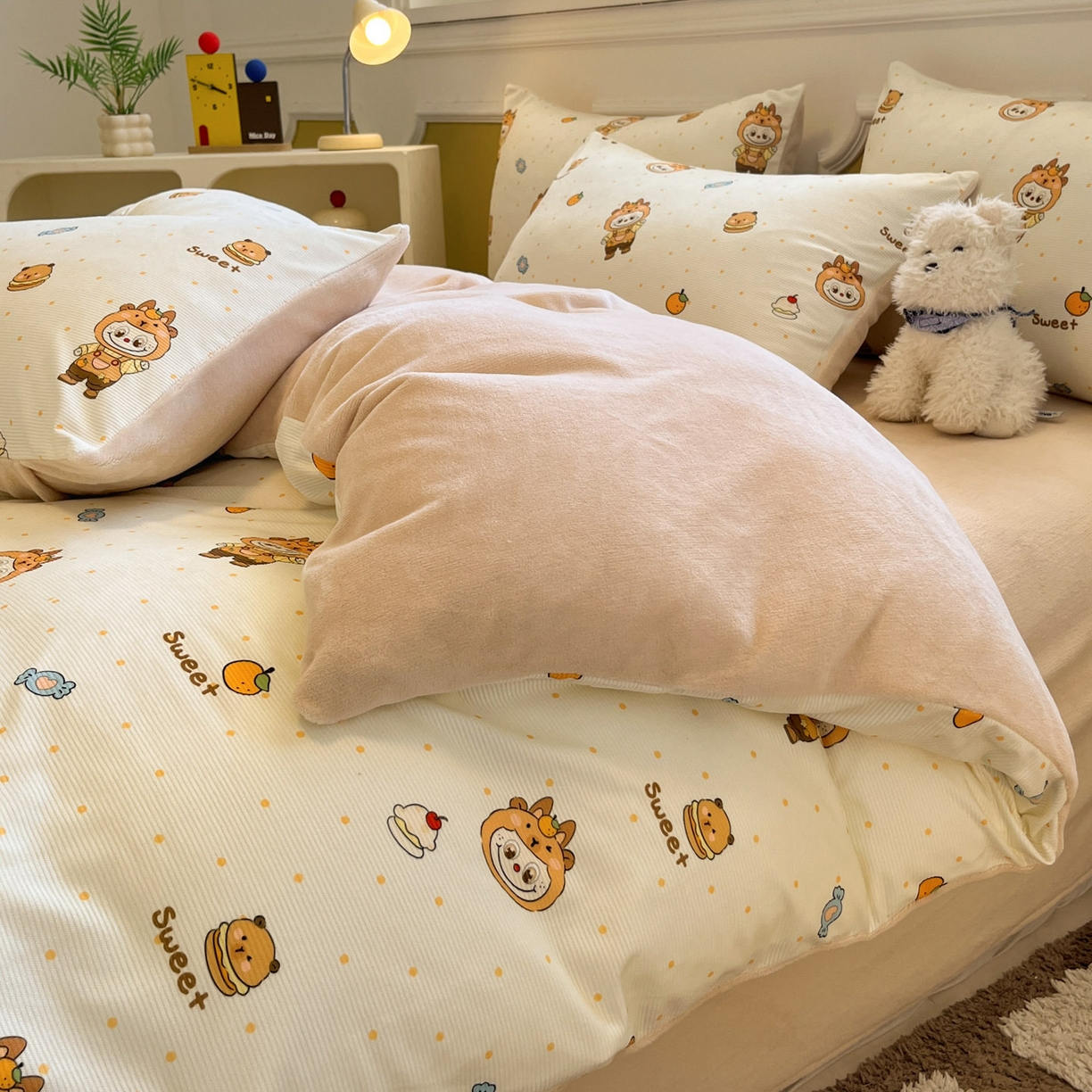 91家纺网 家纺一手货源 找家纺 羚羊语家纺 2025新款灯芯绒 温暖颂系列-印花牛奶绒四件套高克重简约卡通花卉提花加厚保暖床单床笠三件套（买家秀请联系客服!） 温暖颂-卡皮小布