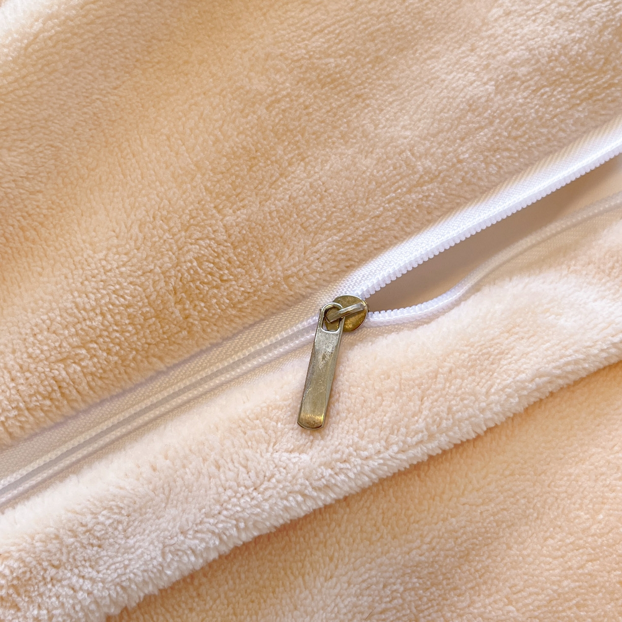 91家纺网 家纺一手货源 找家纺 羚羊语家纺 2025新款灯芯绒 温暖颂系列-印花牛奶绒四件套高克重简约卡通花卉提花加厚保暖床单床笠三件套（买家秀请联系客服!） 温暖颂-卡皮小布