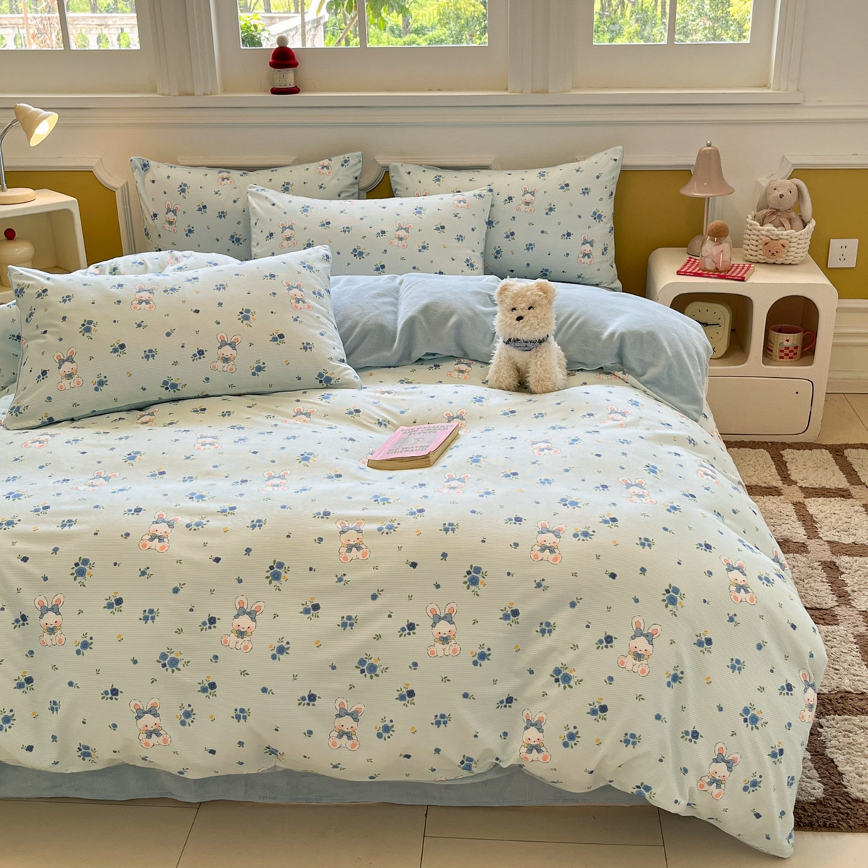 91家纺网 家纺一手货源 找家纺 羚羊语家纺 2025新款灯芯绒 温暖颂系列-印花牛奶绒四件套高克重简约卡通花卉提花加厚保暖床单床笠三件套（买家秀请联系客服!） 温暖颂-花间兔