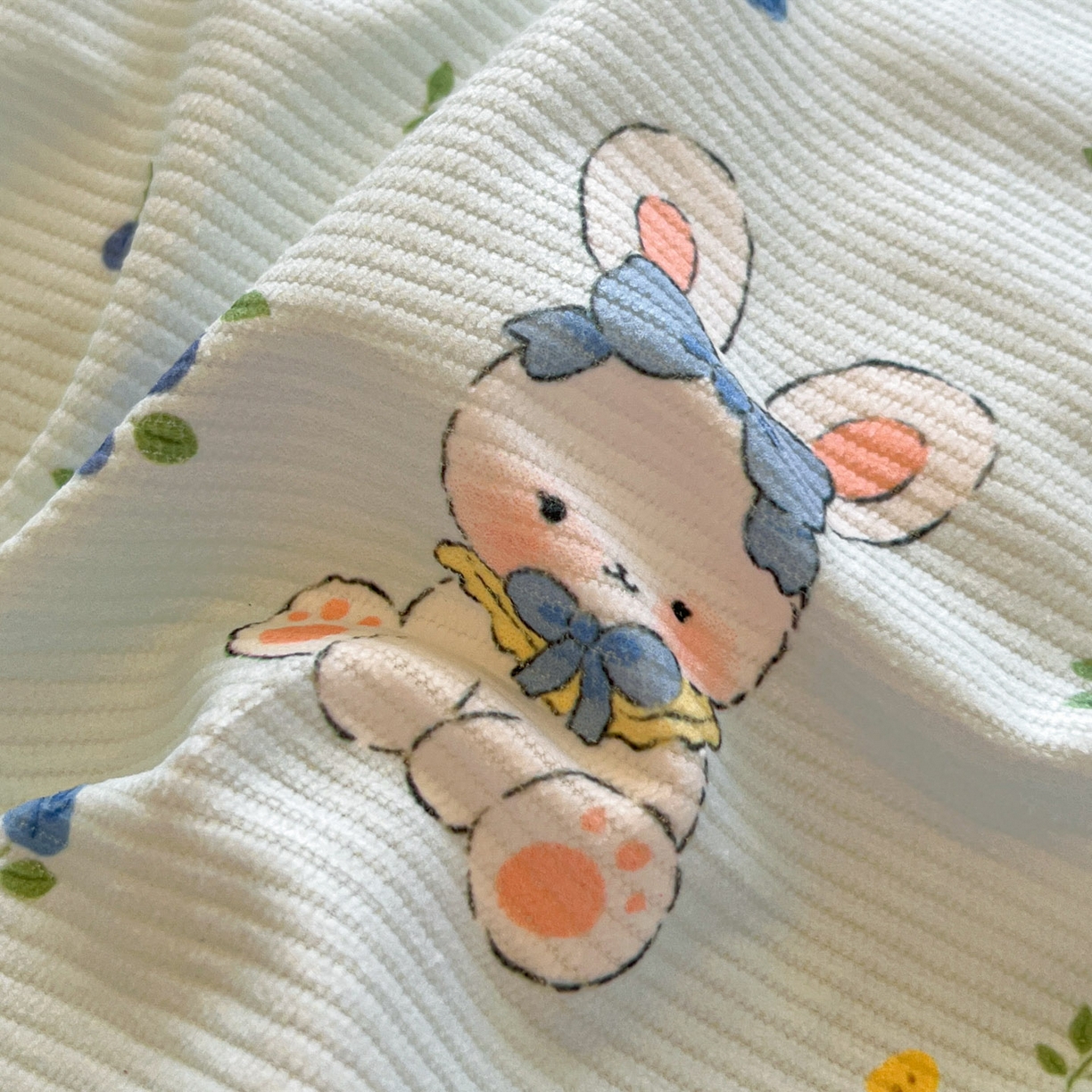 91家纺网 家纺一手货源 找家纺 羚羊语家纺 2025新款灯芯绒 温暖颂系列-印花牛奶绒四件套高克重简约卡通花卉提花加厚保暖床单床笠三件套（买家秀请联系客服!） 温暖颂-花间兔