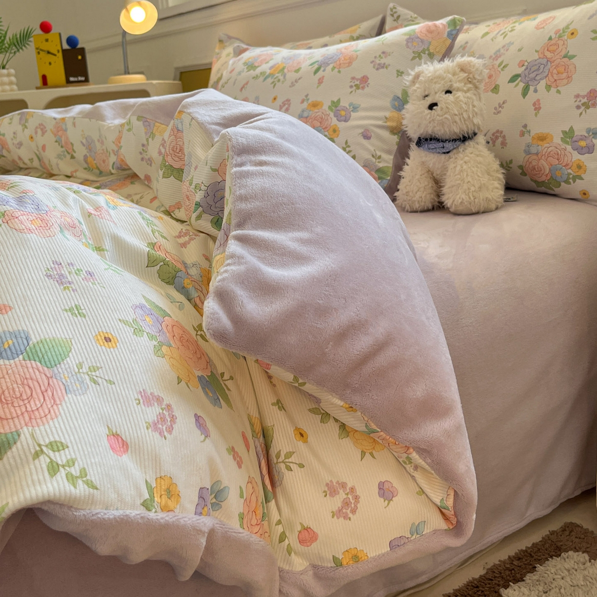 91家纺网 家纺一手货源 找家纺 羚羊语家纺 2025新款灯芯绒 温暖颂系列-印花牛奶绒四件套高克重简约卡通花卉提花加厚保暖床单床笠三件套（买家秀请联系客服!） 温暖颂-初绽