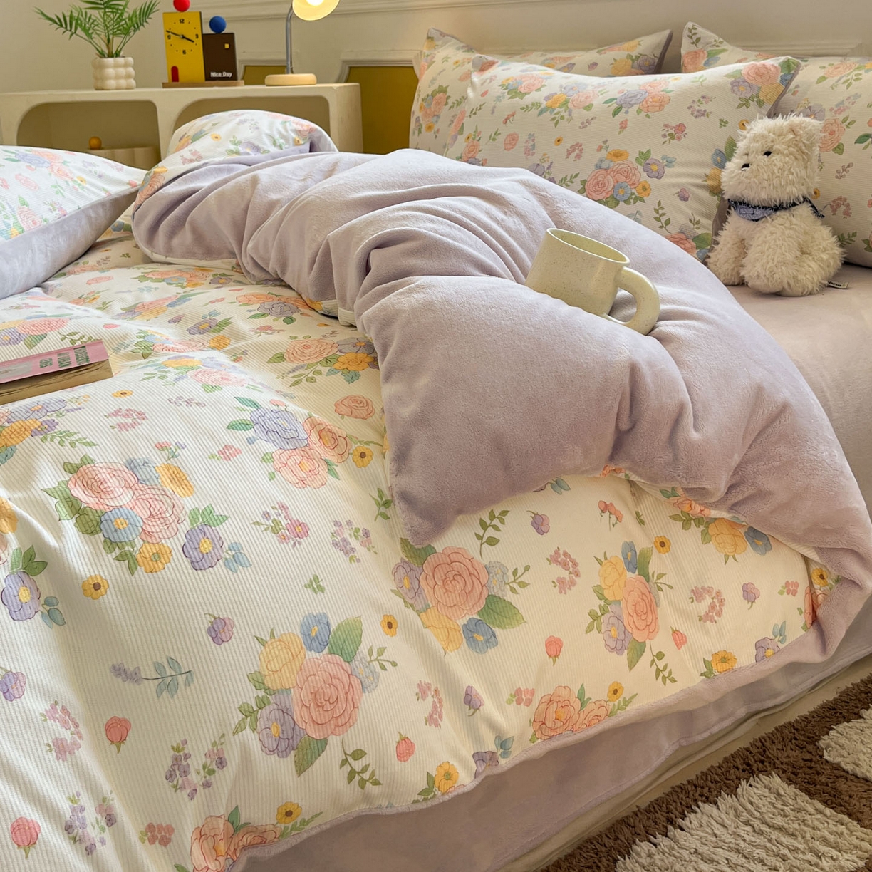 91家纺网 家纺一手货源 找家纺 羚羊语家纺 2025新款灯芯绒 温暖颂系列-印花牛奶绒四件套高克重简约卡通花卉提花加厚保暖床单床笠三件套（买家秀请联系客服!） 温暖颂-初绽