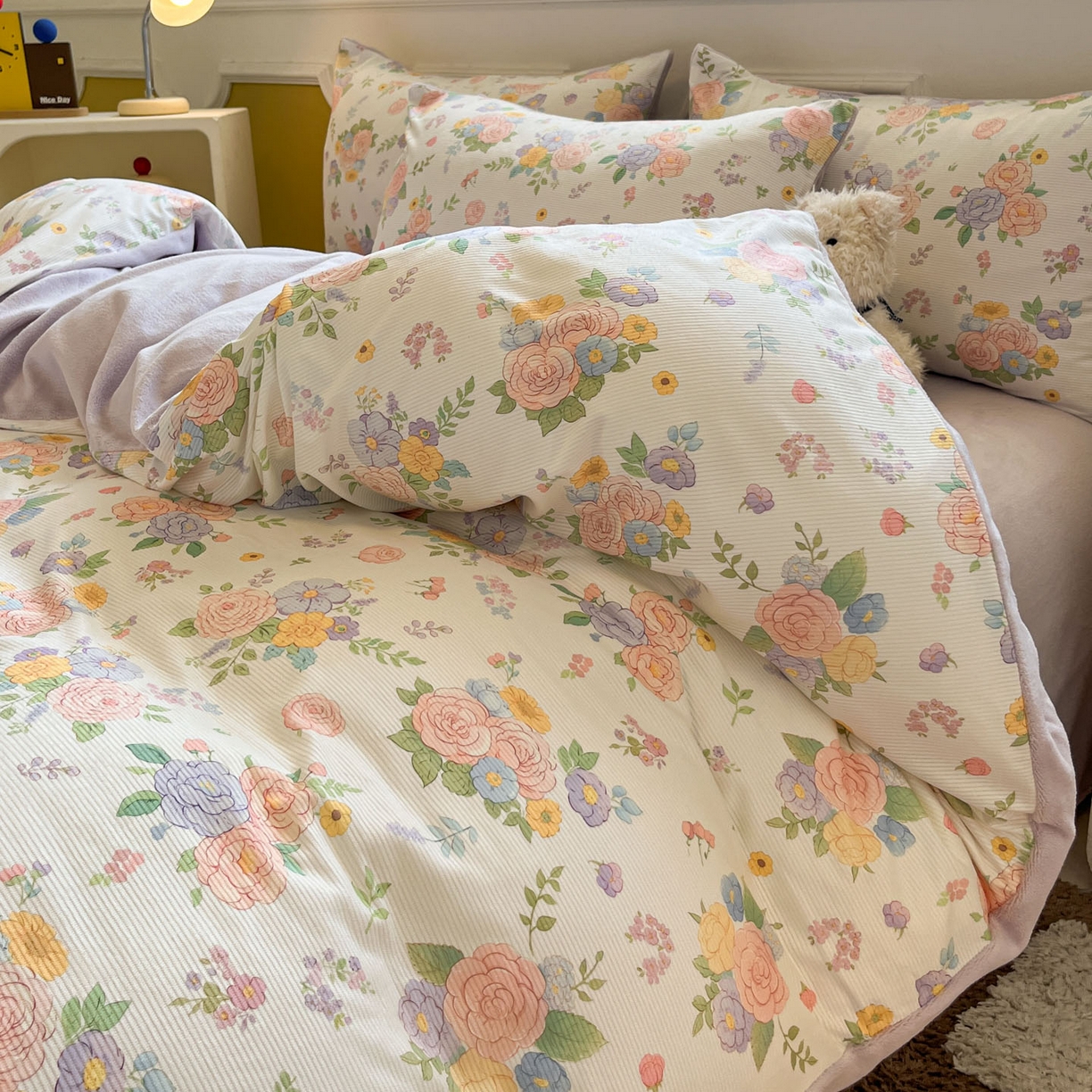 91家纺网 家纺一手货源 找家纺 羚羊语家纺 2025新款灯芯绒 温暖颂系列-印花牛奶绒四件套高克重简约卡通花卉提花加厚保暖床单床笠三件套（买家秀请联系客服!） 温暖颂-初绽