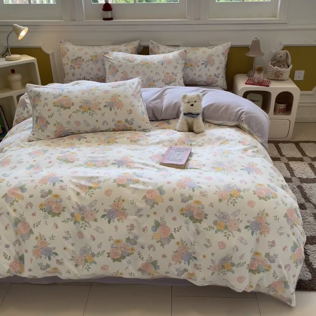 91家纺网 家纺一手货源 找家纺 羚羊语家纺 2025新款灯芯绒 温暖颂系列-印花牛奶绒四件套高克重简约卡通花卉提花加厚保暖床单床笠三件套（买家秀请联系客服!） 温暖颂-初绽