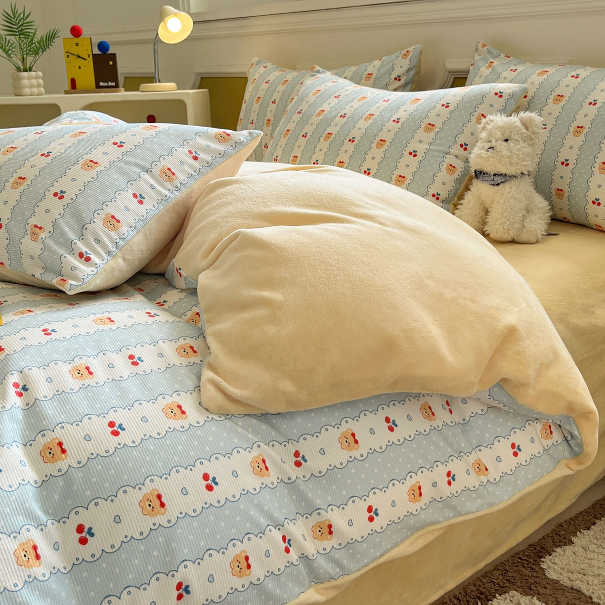 91家纺网 家纺一手货源 找家纺 羚羊语家纺 2025新款灯芯绒 温暖颂系列-印花牛奶绒四件套高克重简约卡通花卉提花加厚保暖床单床笠三件套（买家秀请联系客服!） 温暖颂-樱桃日记