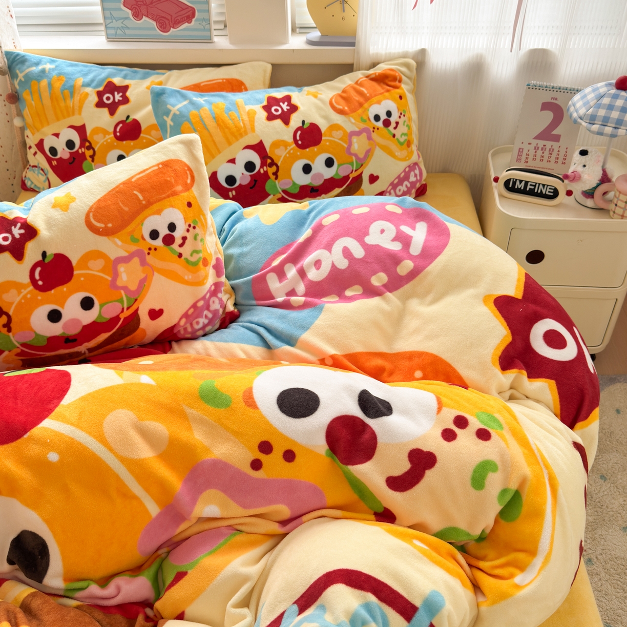 91家纺网 家纺一手货源 找家纺 希诺家居 2025新款大版卡通牛奶绒数码印花四件套 牛奶绒-薯条汉堡