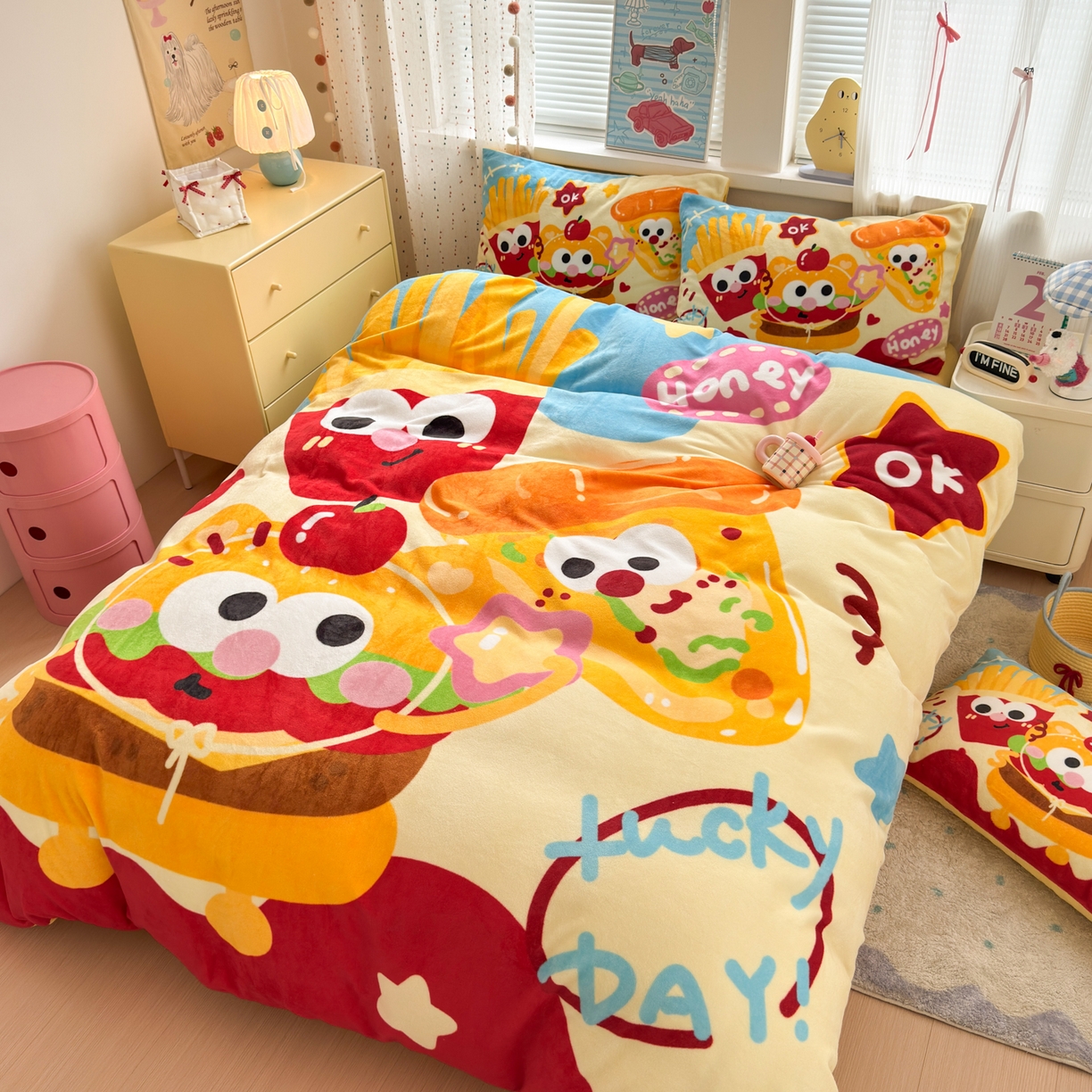 91家纺网 家纺一手货源 找家纺 希诺家居 2025新款大版卡通牛奶绒数码印花四件套 牛奶绒-薯条汉堡