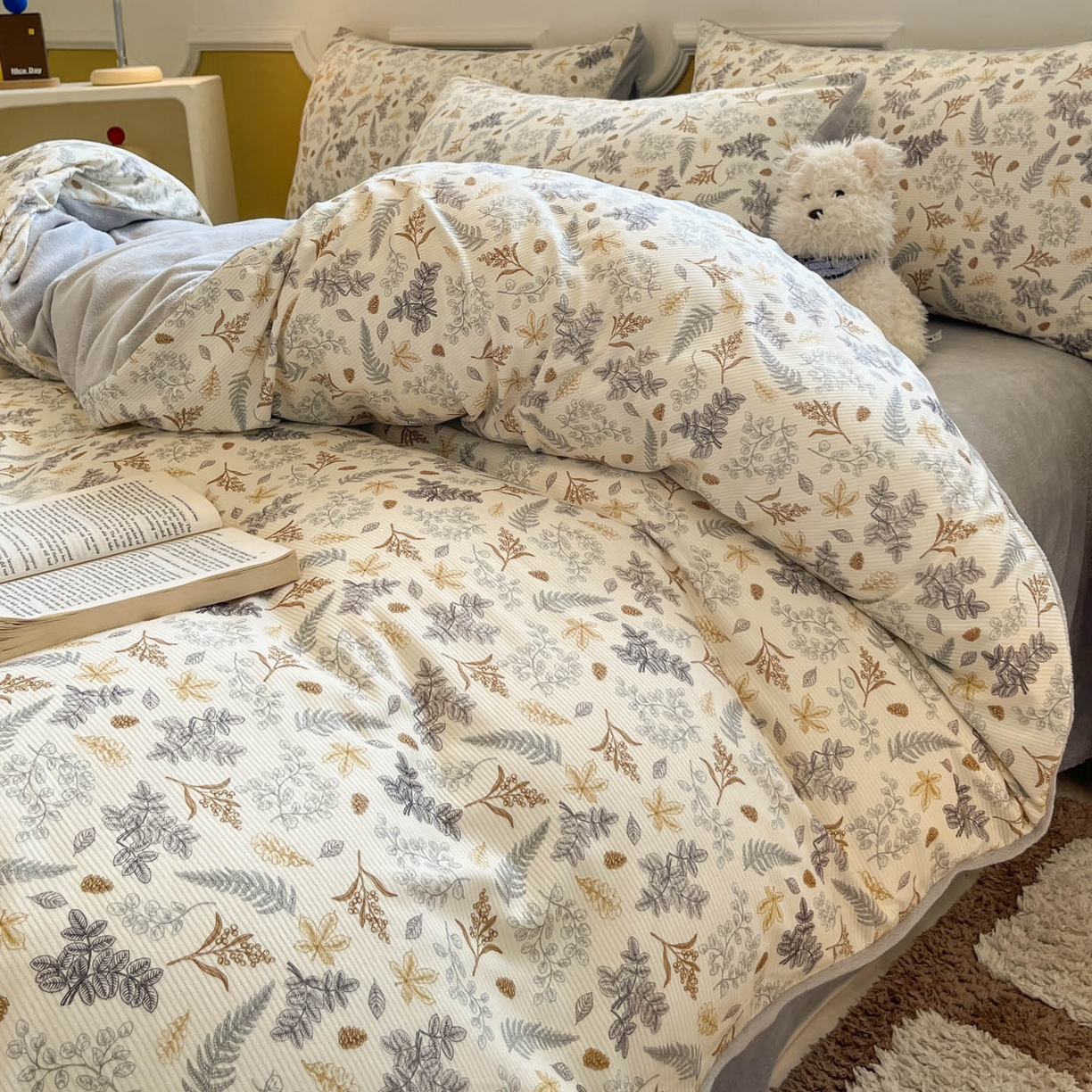 91家纺网 家纺一手货源 找家纺 羚羊语家纺 2025新款灯芯绒 温暖颂系列-印花牛奶绒四件套高克重简约卡通花卉提花加厚保暖床单床笠三件套（买家秀请联系客服!） 温暖颂-叶知秋