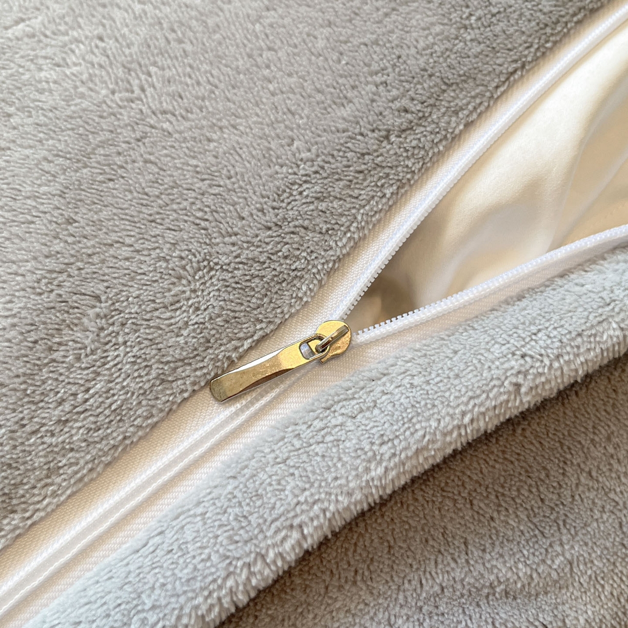 91家纺网 家纺一手货源 找家纺 羚羊语家纺 2025新款灯芯绒 温暖颂系列-印花牛奶绒四件套高克重简约卡通花卉提花加厚保暖床单床笠三件套（买家秀请联系客服!） 温暖颂-叶知秋