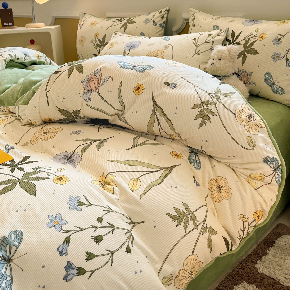 91家纺网 家纺一手货源 找家纺 羚羊语家纺 2025新款灯芯绒 温暖颂系列-印花牛奶绒四件套高克重简约卡通花卉提花加厚保暖床单床笠三件套（买家秀请联系客服!） 温暖颂-漫野春息