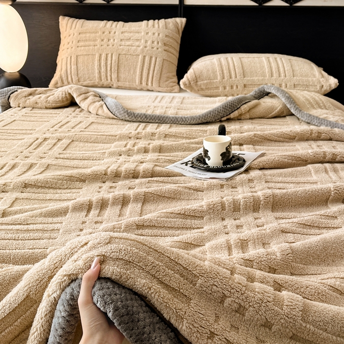 91家纺网 家纺一手货源 找家纺 欧邦 2025新款包边舒棉绒双面绒毛毯-格调系列 格调-摩卡