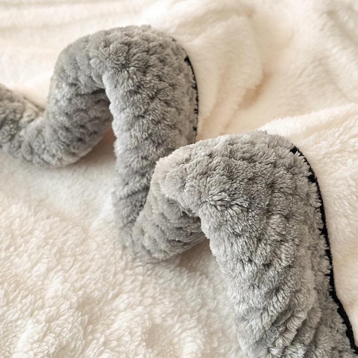 91家纺网 家纺一手货源 找家纺 欧邦 2025新款包边舒棉绒双面绒毛毯-格调系列 格调-霜白