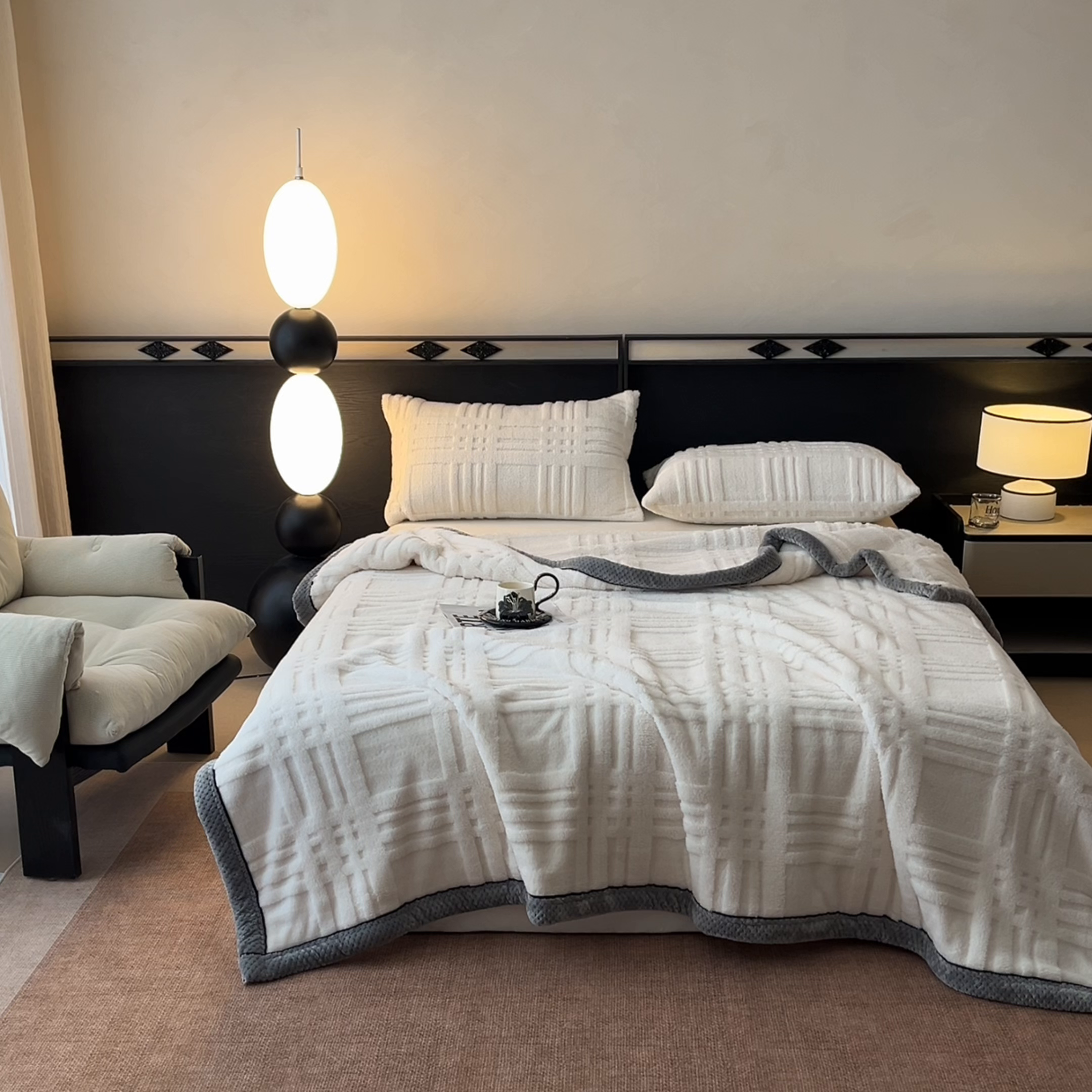 91家纺网 家纺一手货源 找家纺 欧邦 2025新款包边舒棉绒双面绒毛毯-格调系列 格调-霜白