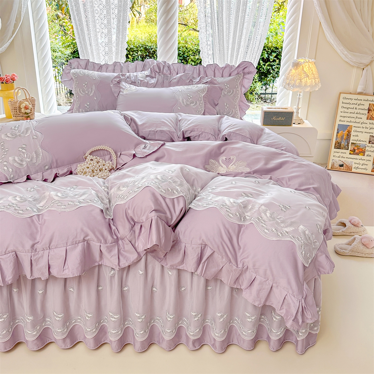 91家纺网 家纺一手货源 找家纺 宜凡家纺 2025新款长绒棉绣花夹棉床裙四件套--天鹅之吻系列 天鹅之吻-香芋紫